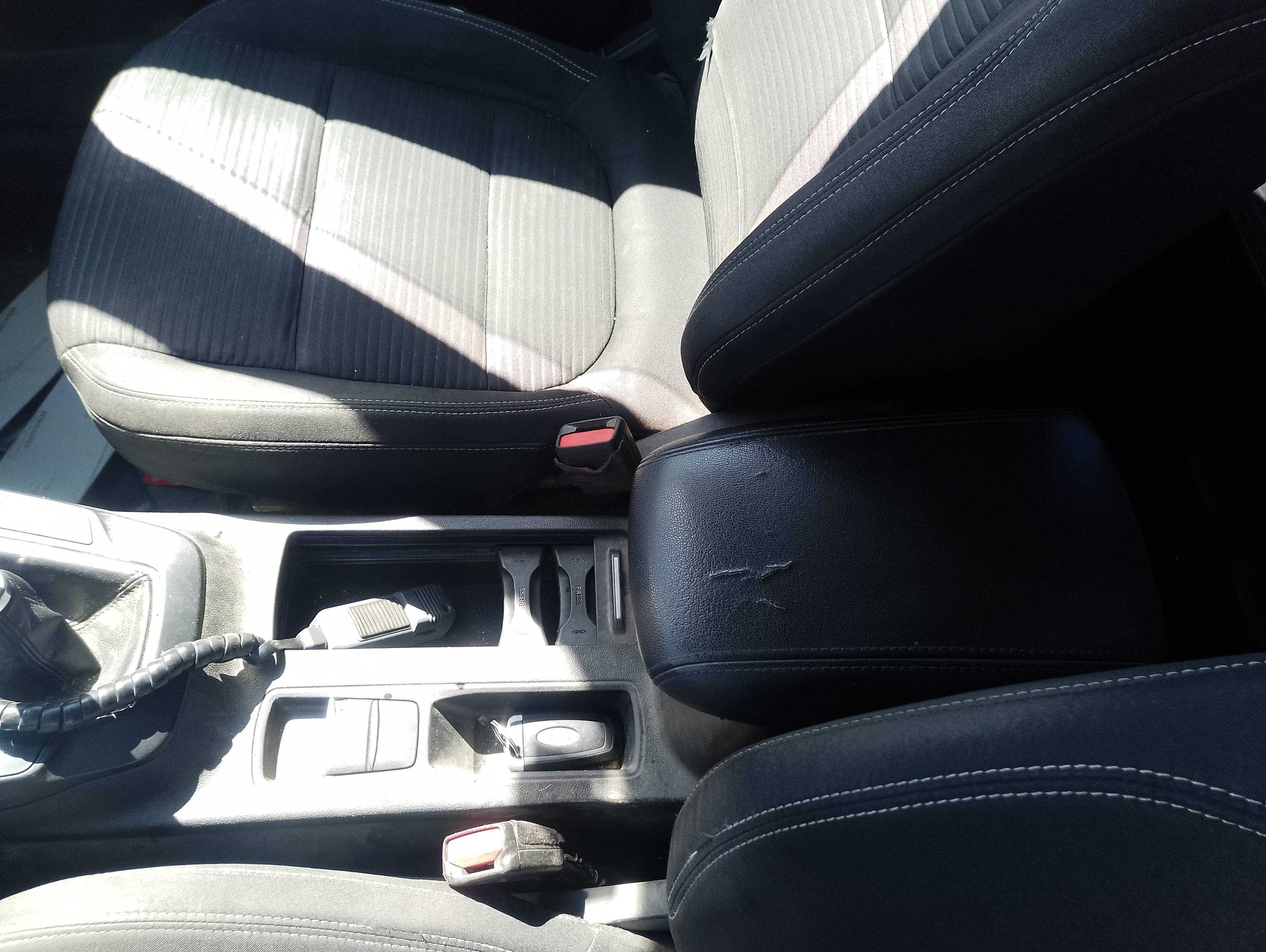 Recambio de apoyabrazos central para ford kuga trend referencia OEM IAM   