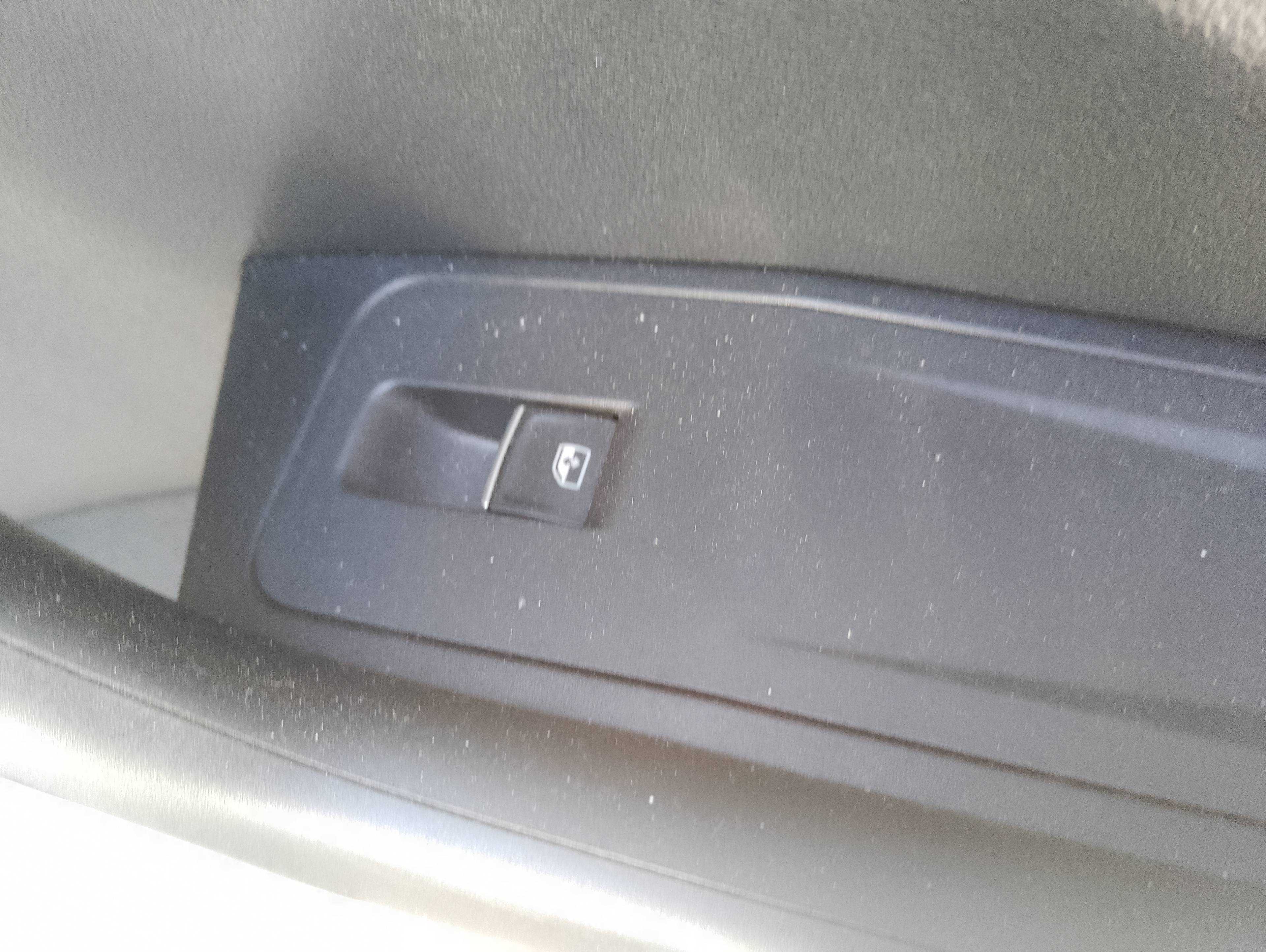 Recambio de mando elevalunas trasero derecho para volkswagen t-roc (d11) basis referencia OEM IAM   