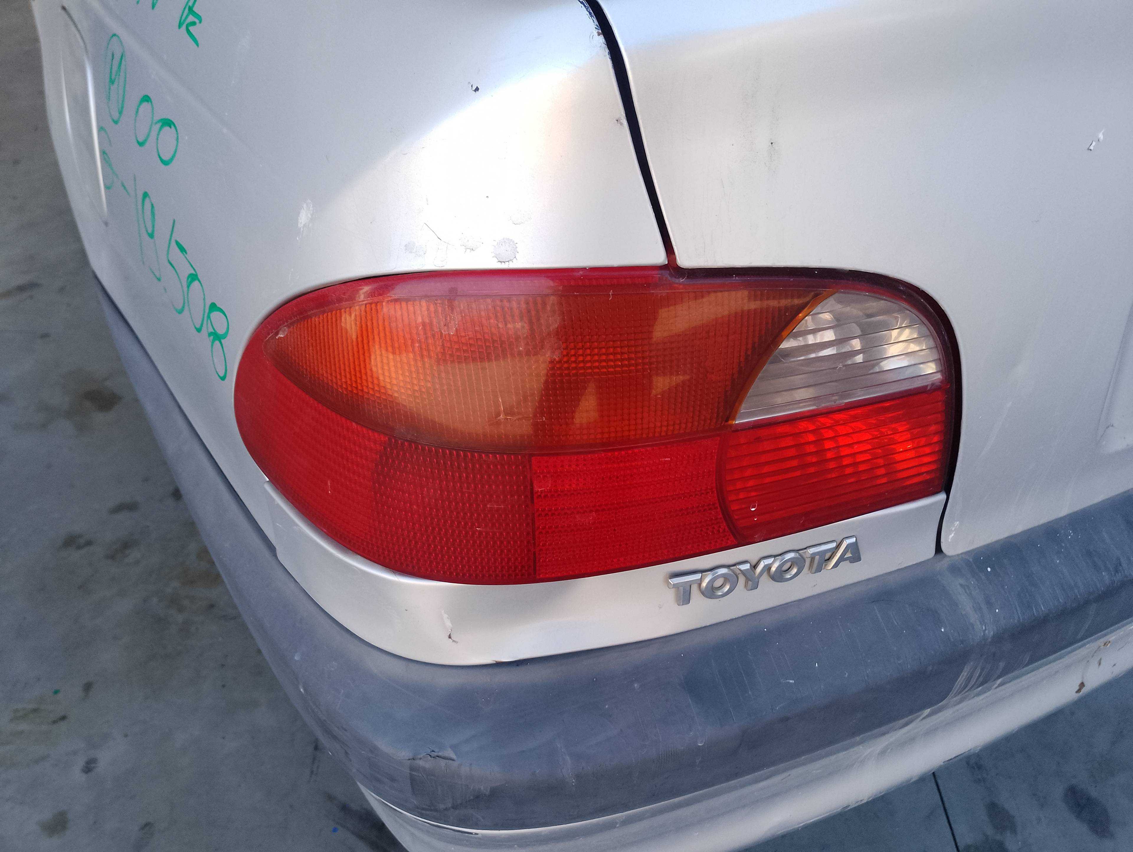 Recambio de piloto trasero izquierdo para toyota avensis berlina (t 22) 1.6 luna (5-ptas.) referencia OEM IAM   