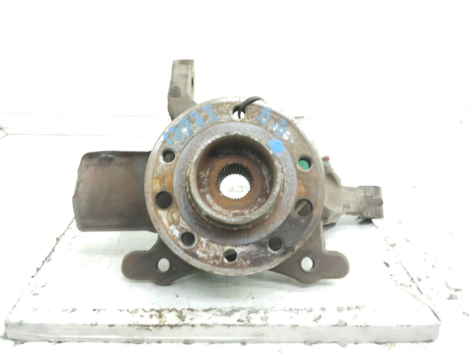 Recambio de mangueta delantera derecha para opel zafira b cosmo referencia OEM IAM 13197801 13197809 