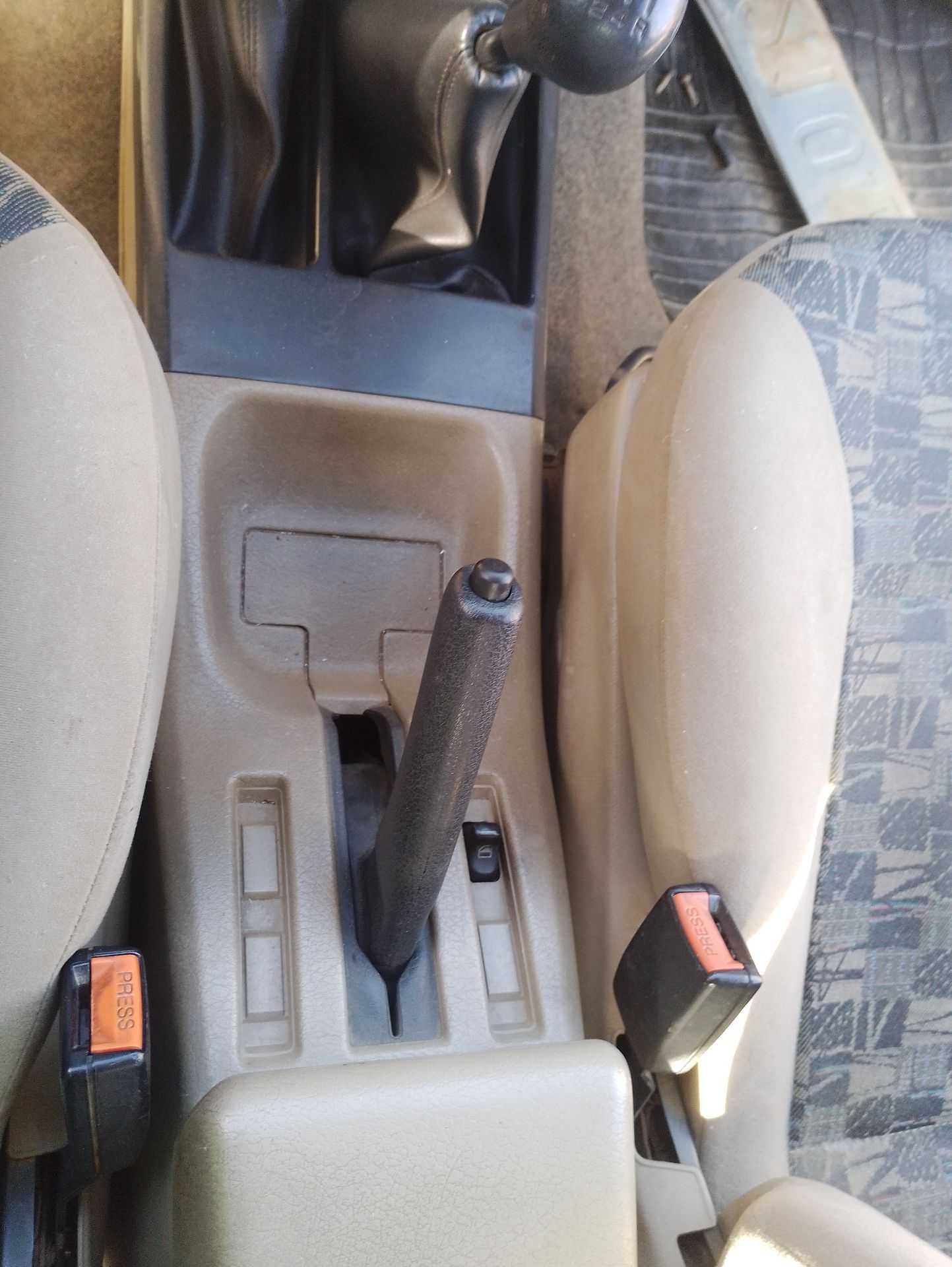 Recambio de palanca freno para nissan terrano ii (r20) 2.7 tdi 4wd referencia OEM IAM   