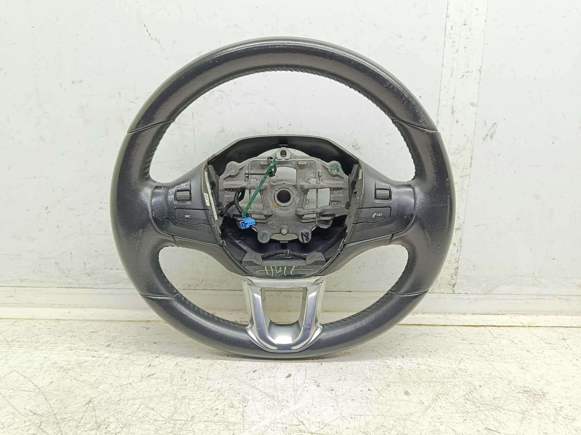 Recambio de volante para peugeot 208 style referencia OEM IAM 98084115ZD 619138200C 