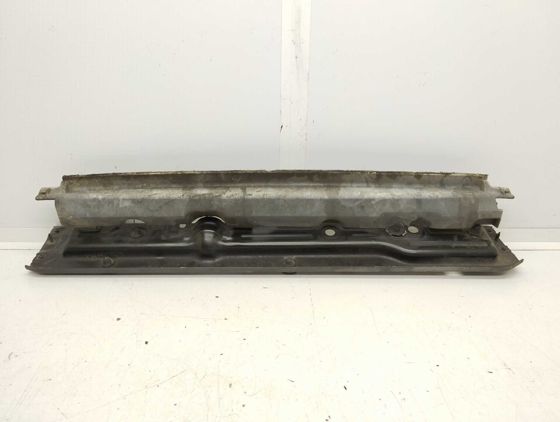 Recambio de travesaño inferior para citroën c-elysée seduction referencia OEM IAM 756322B02  