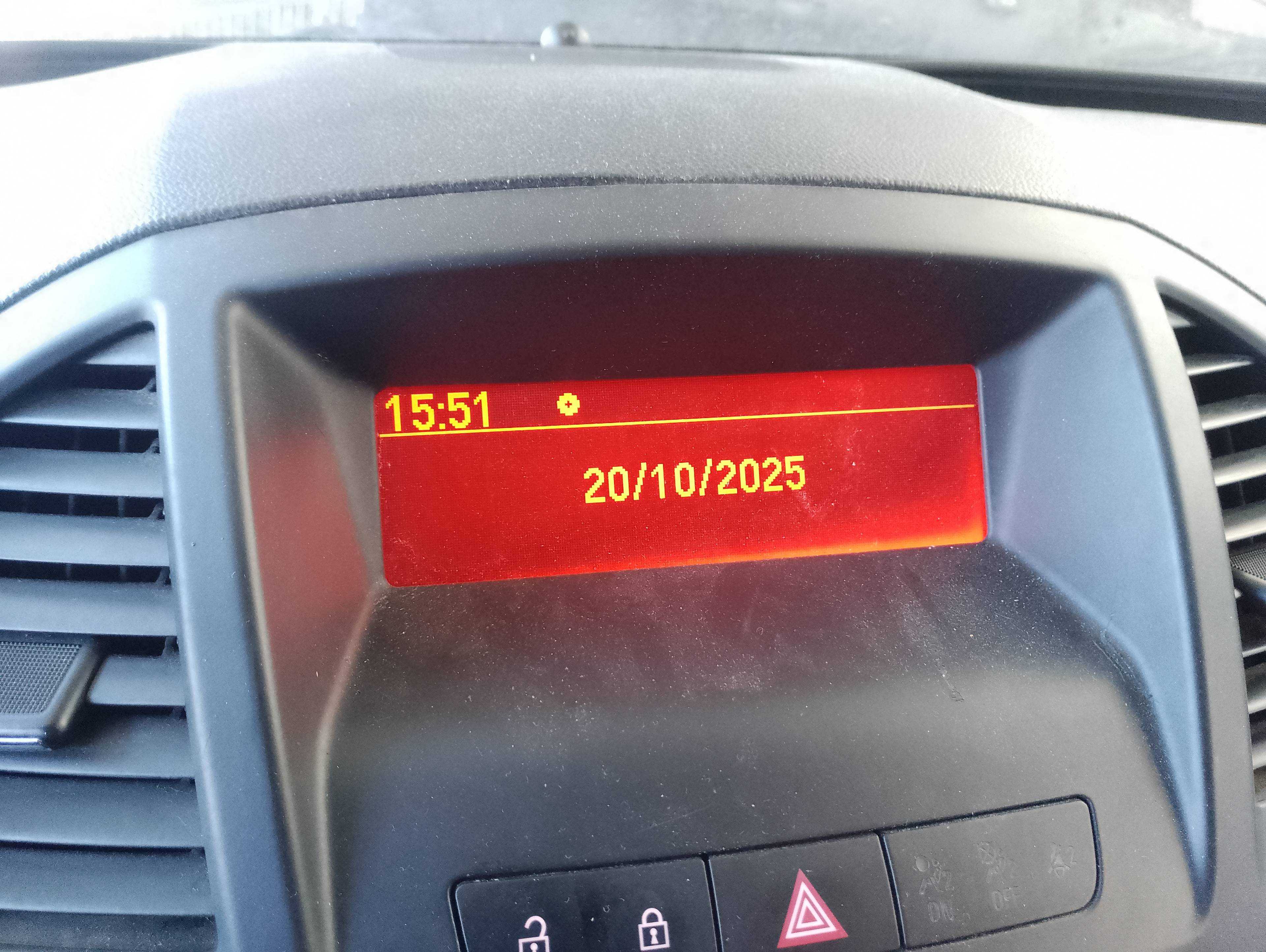Recambio de pantalla multifuncion para opel insignia berlina cosmo referencia OEM IAM   
