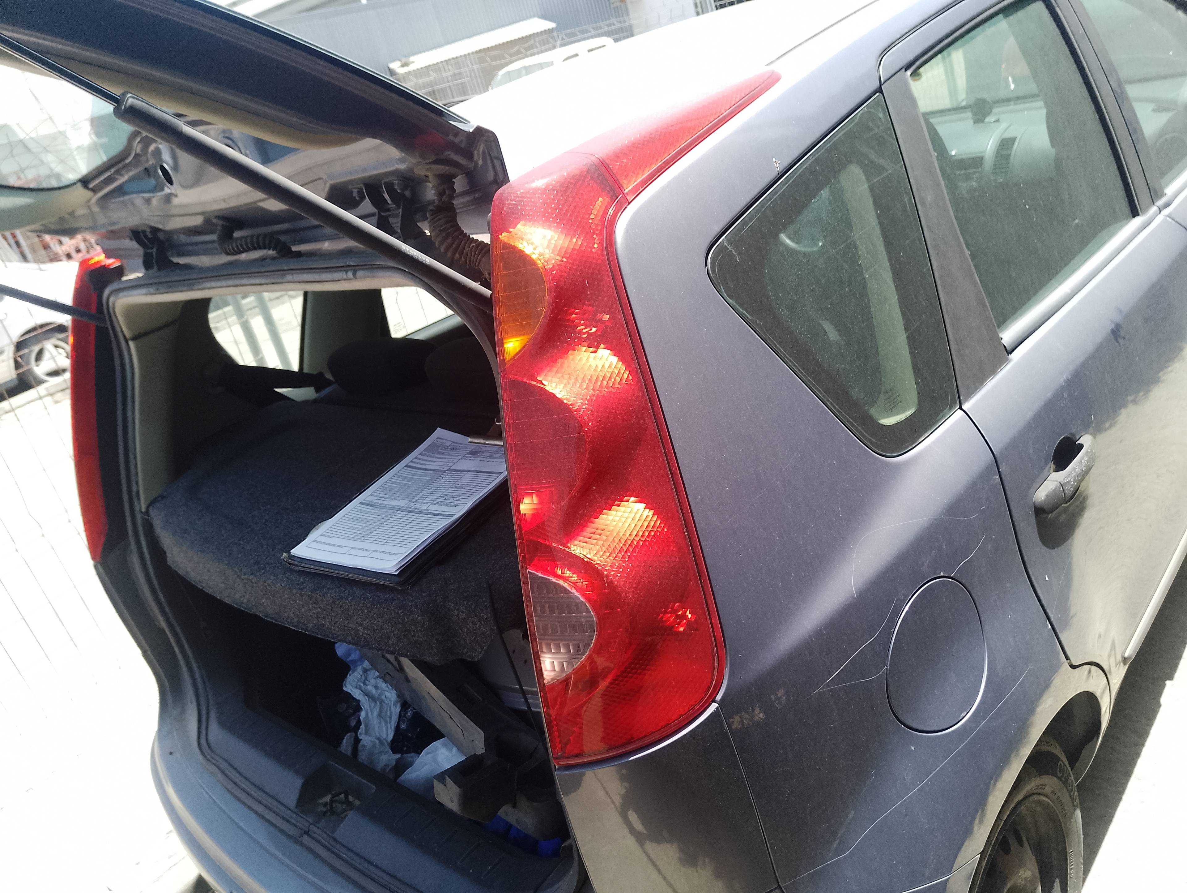 Recambio de piloto trasero derecho para nissan note (e11e) acenta referencia OEM IAM   