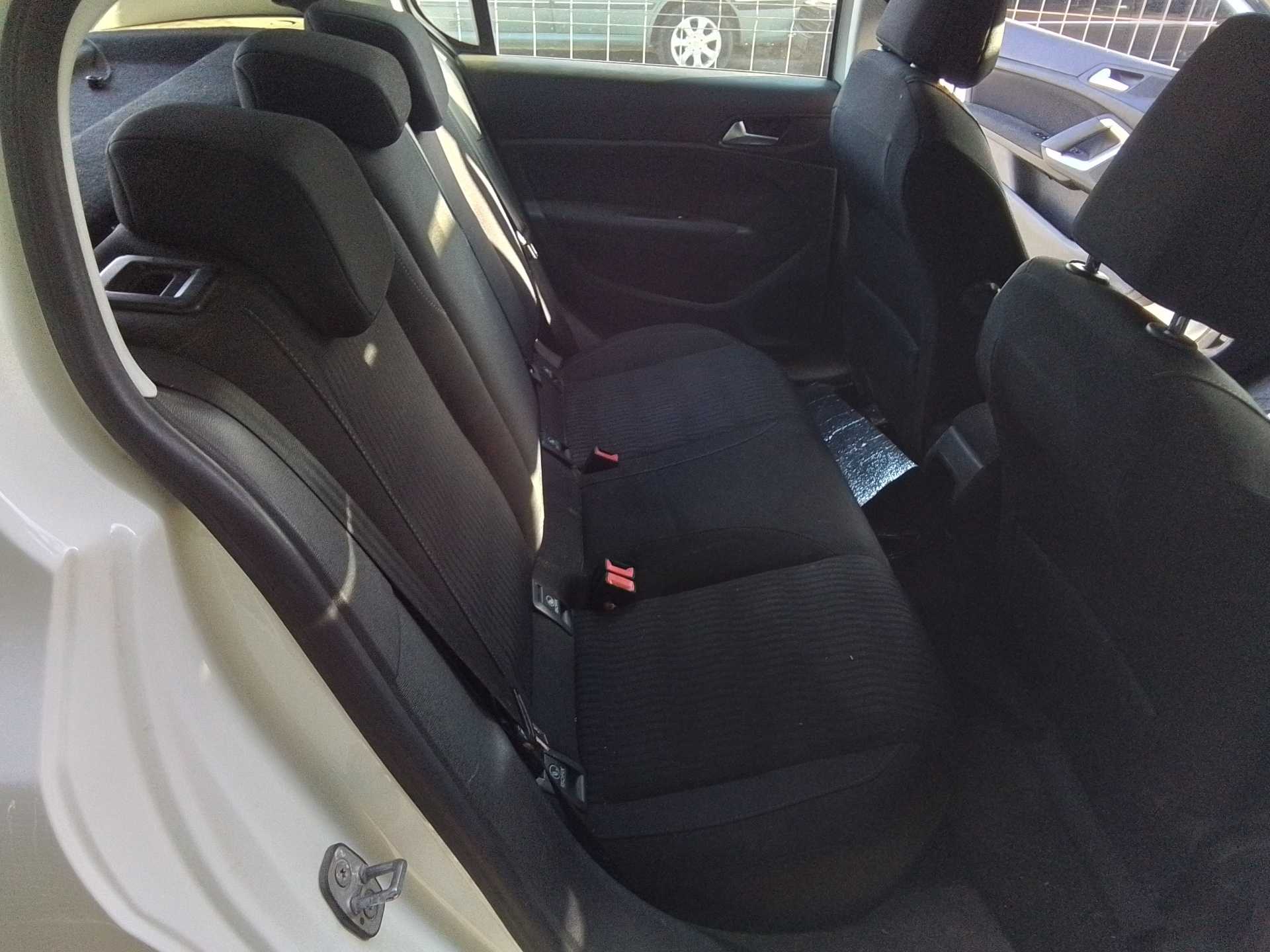 Recambio de asientos traseros para peugeot 308 active referencia OEM IAM   