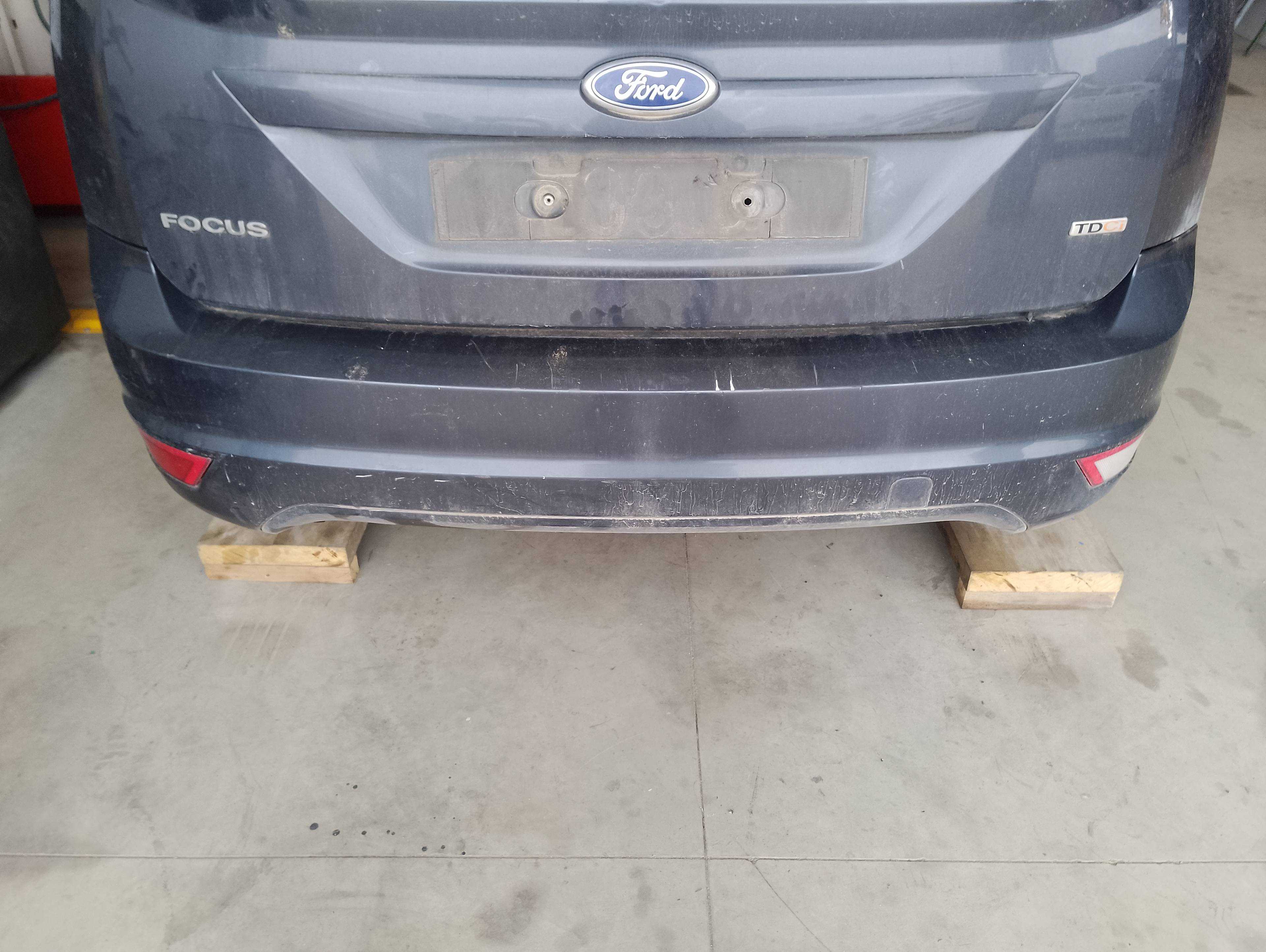 Recambio de paragolpes trasero para ford focus berlina (cap) ambiente (d) referencia OEM IAM   