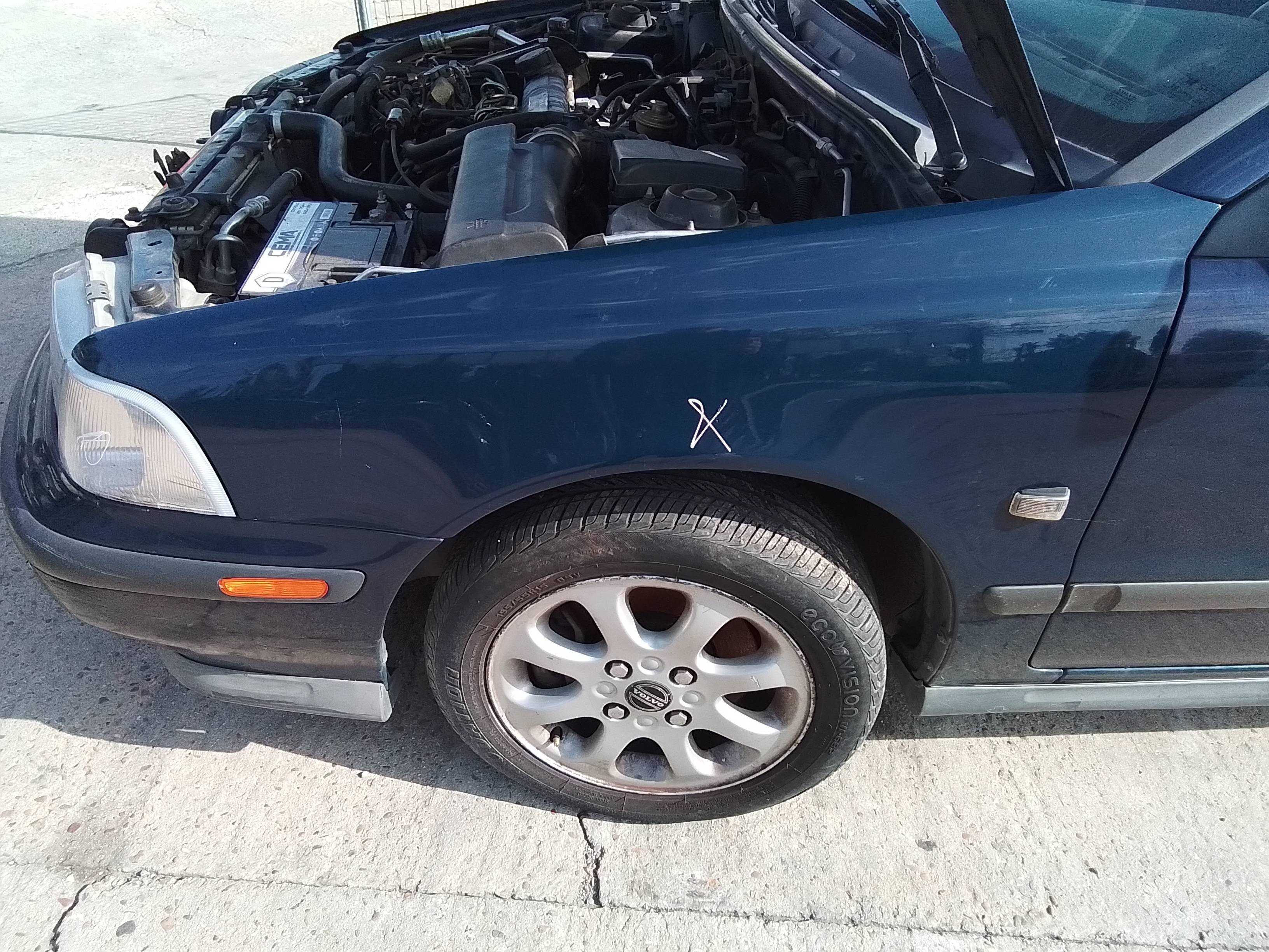 Recambio de aleta delantera izquierda para volvo s40 berlina td referencia OEM IAM   