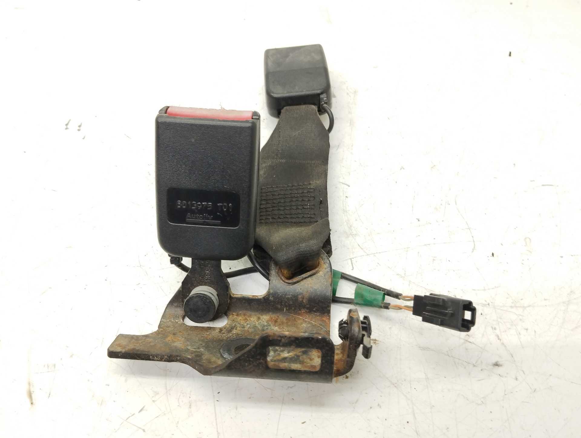 Recambio de anclaje cinturon de seguridad para renault laguna iii 2.0 dci diesel fap energy referencia OEM IAM 8013975  