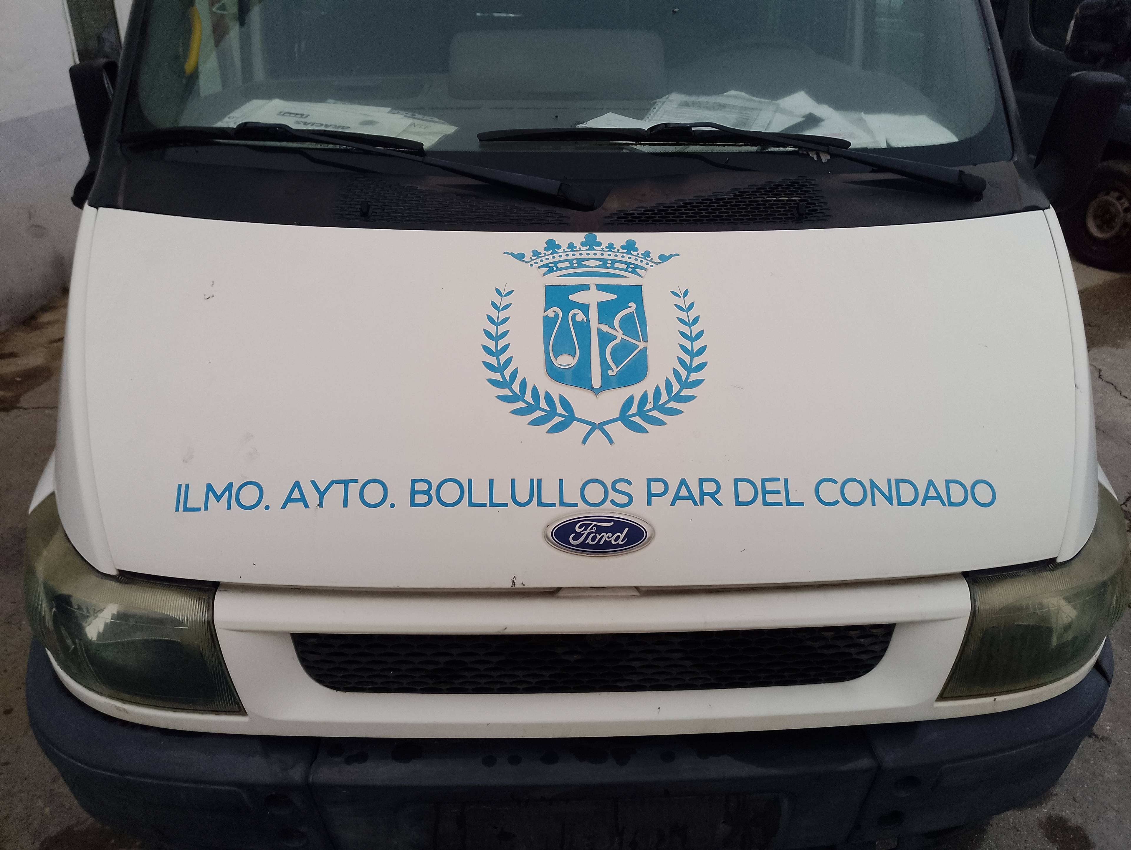 Recambio de capo para ford transit mod. 2000 bus referencia OEM IAM   