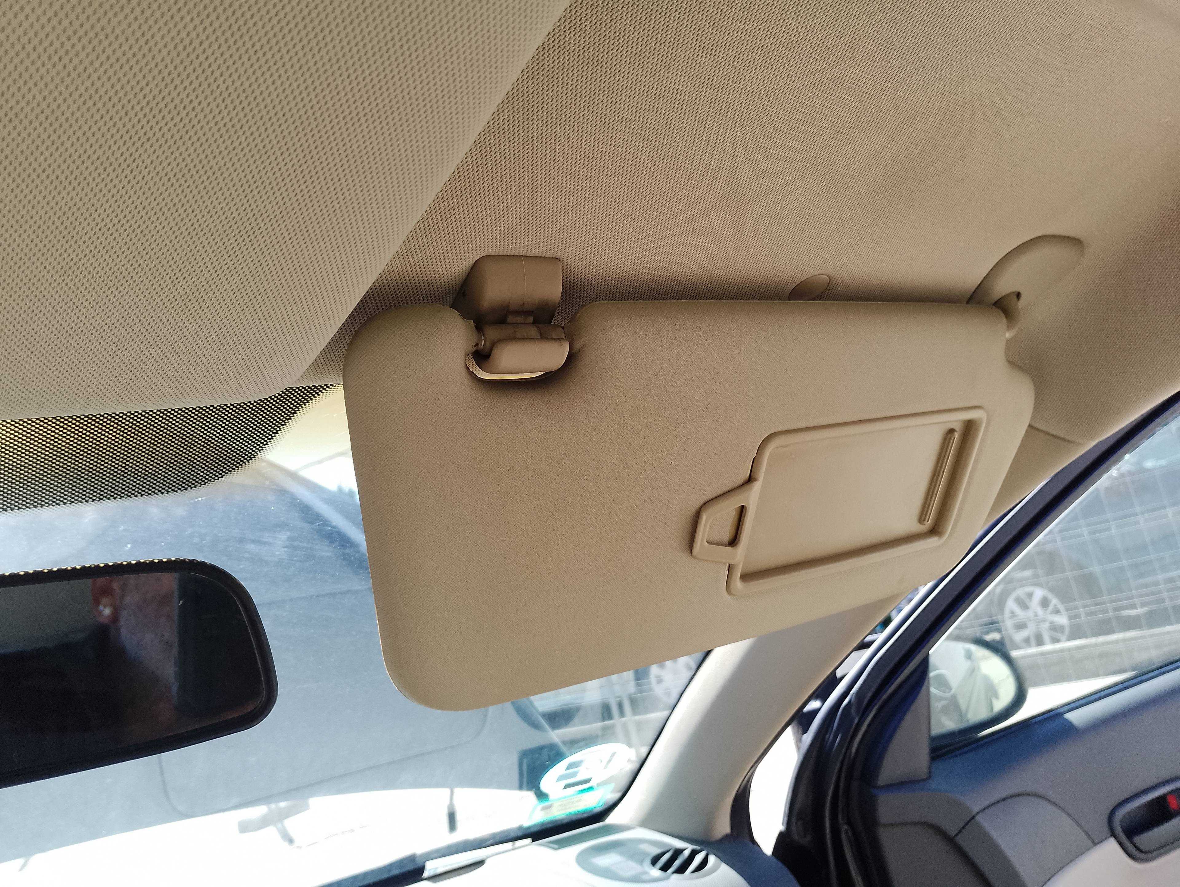 Recambio de parasol derecho para hyundai accent (mc) gl referencia OEM IAM   