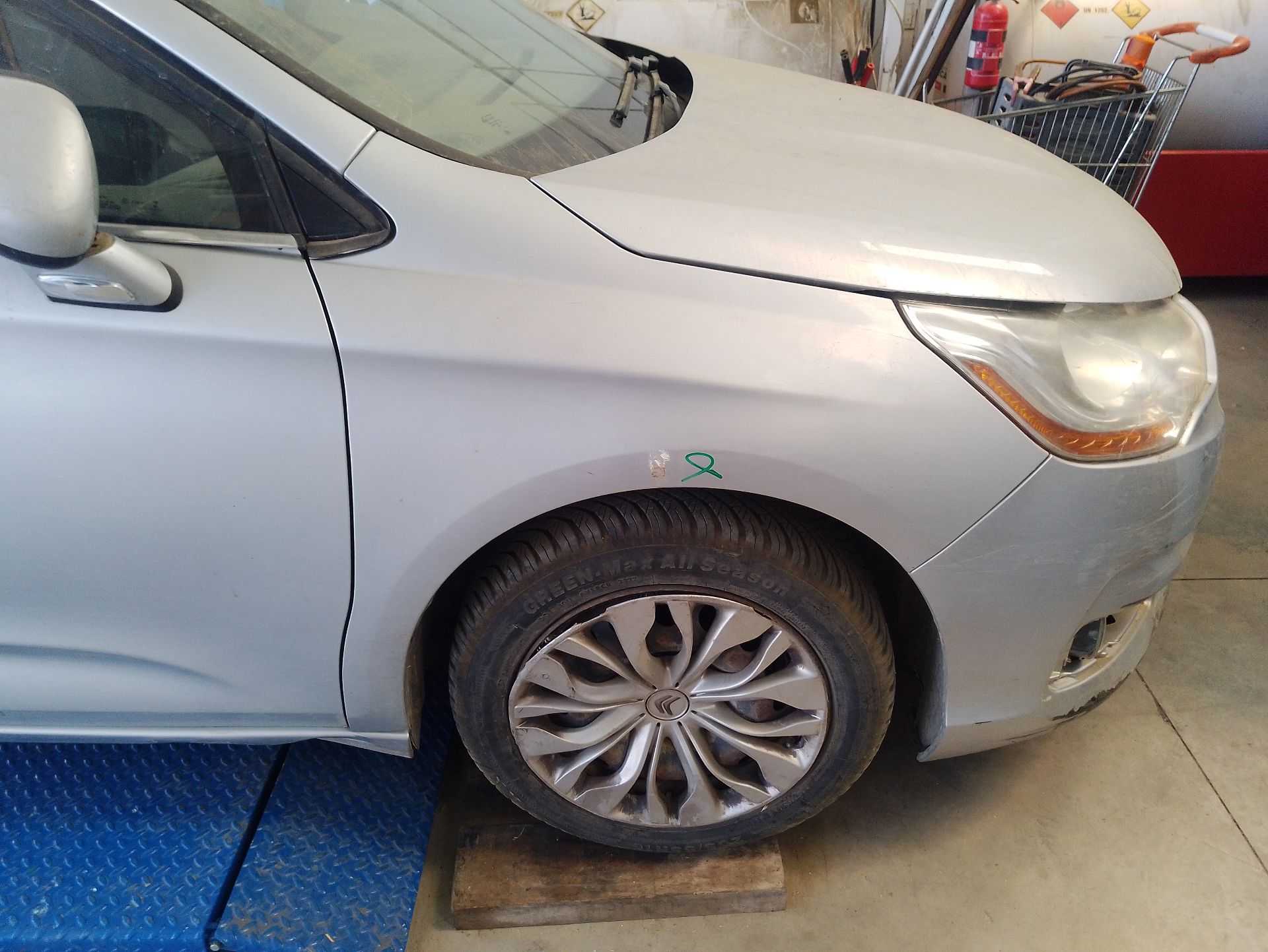 Recambio de aleta delantera derecha para citroën c4 ii (nc_) 1.6 hdi 90 referencia OEM IAM 7841AX  