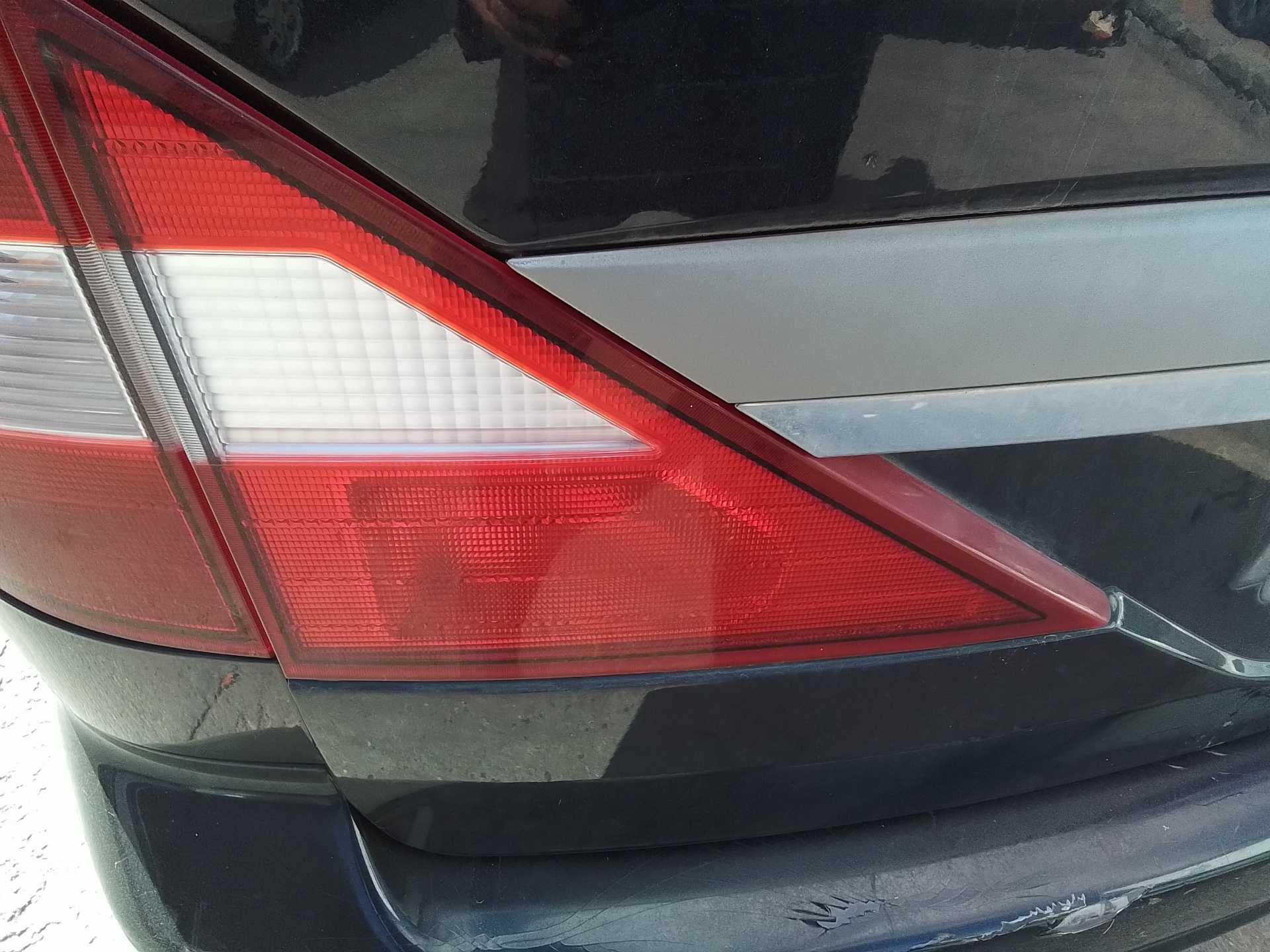 Recambio de piloto porton trasero izquierdo para ssangyong rodius xdi referencia OEM IAM   