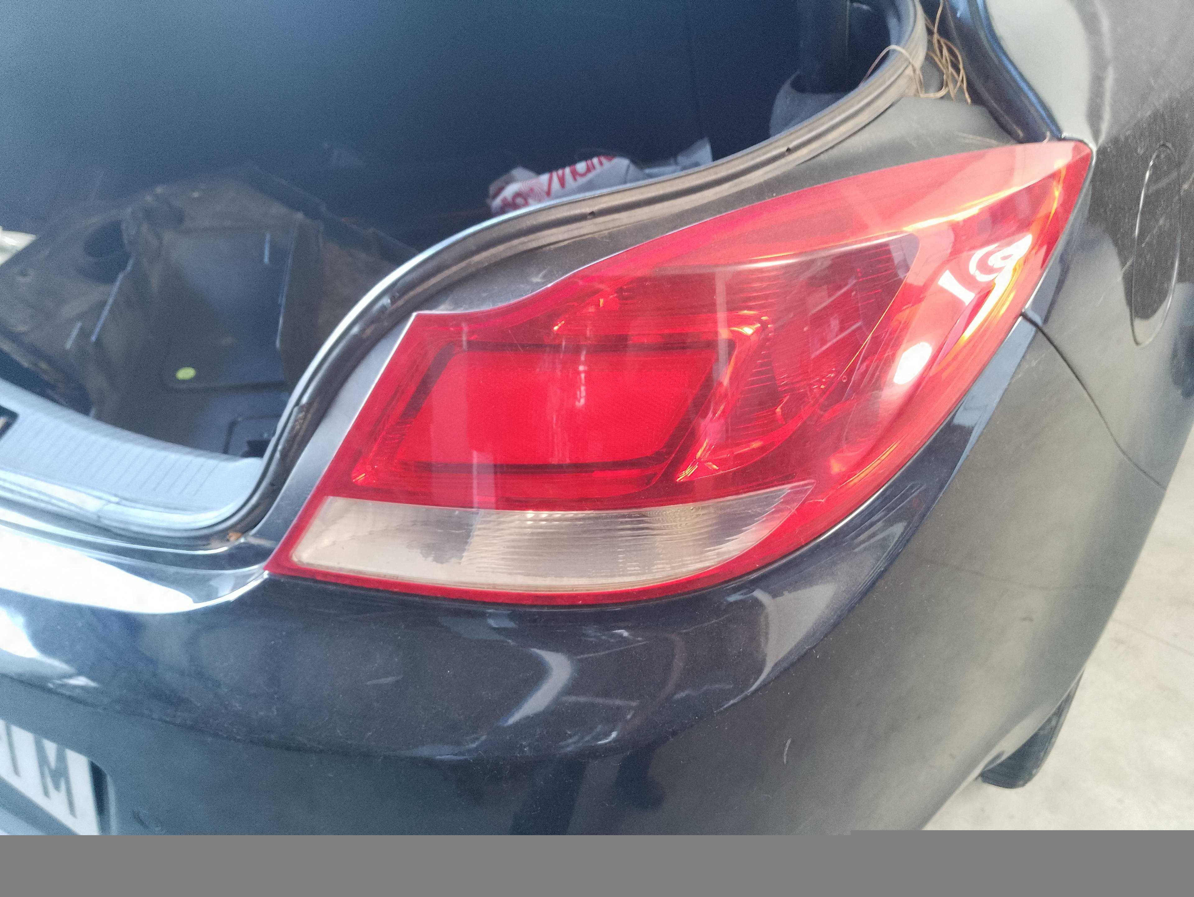 Recambio de piloto trasero derecho para opel insignia berlina cosmo referencia OEM IAM   
