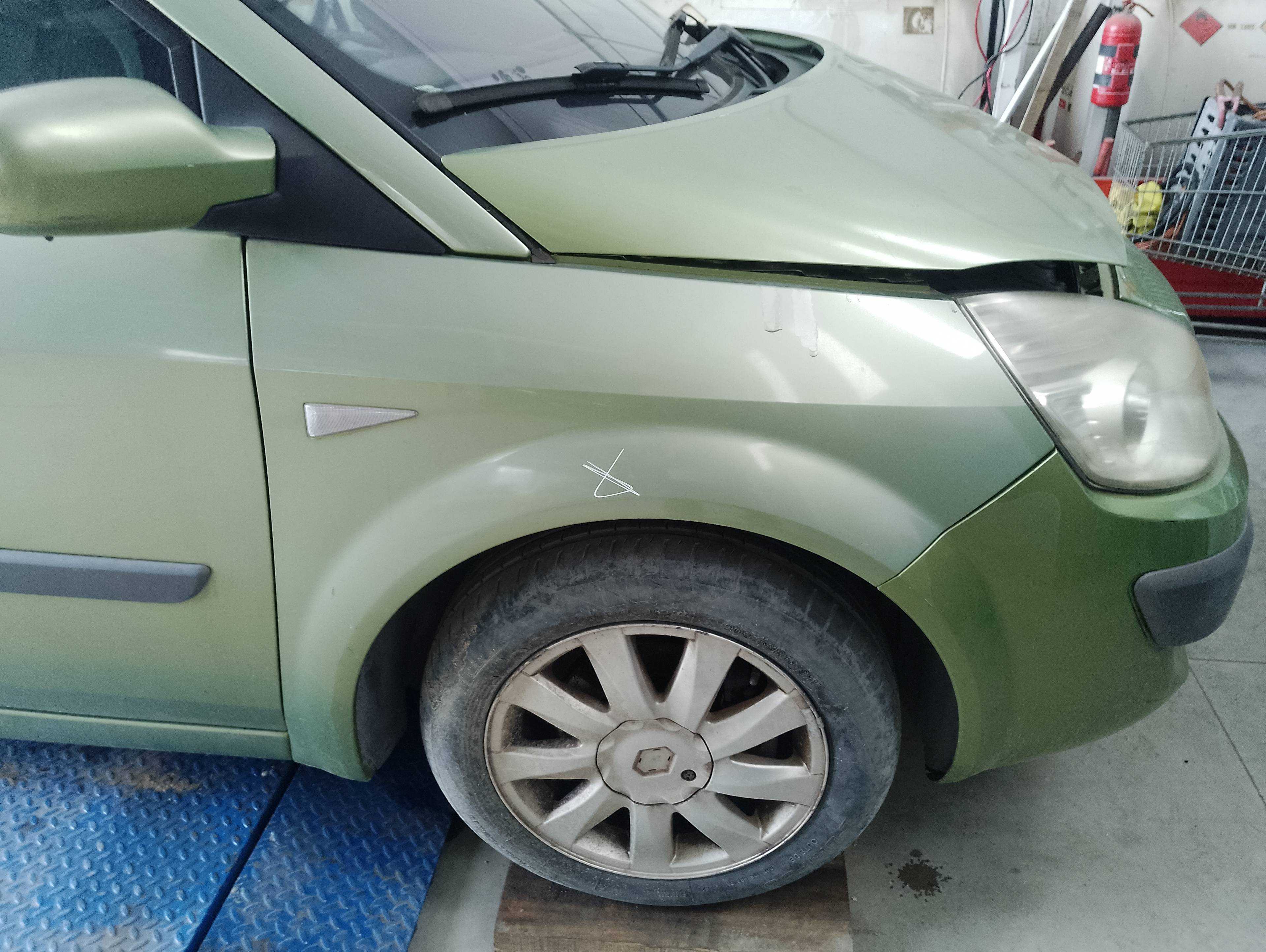 Recambio de aleta delantera derecha para renault scenic ii authentique referencia OEM IAM   