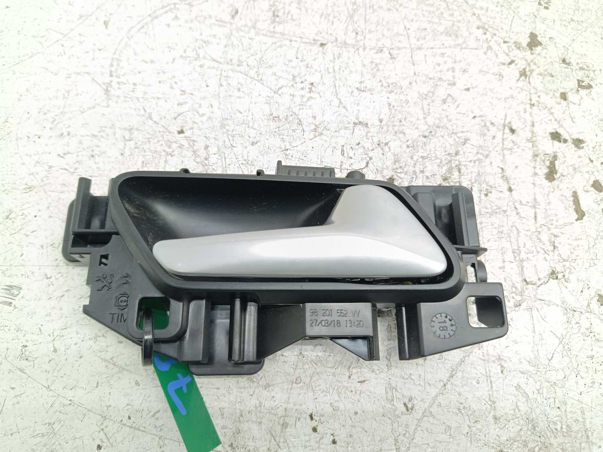 Recambio de maneta interior delantera derecha para peugeot 3008 active referencia OEM IAM 98201552W  