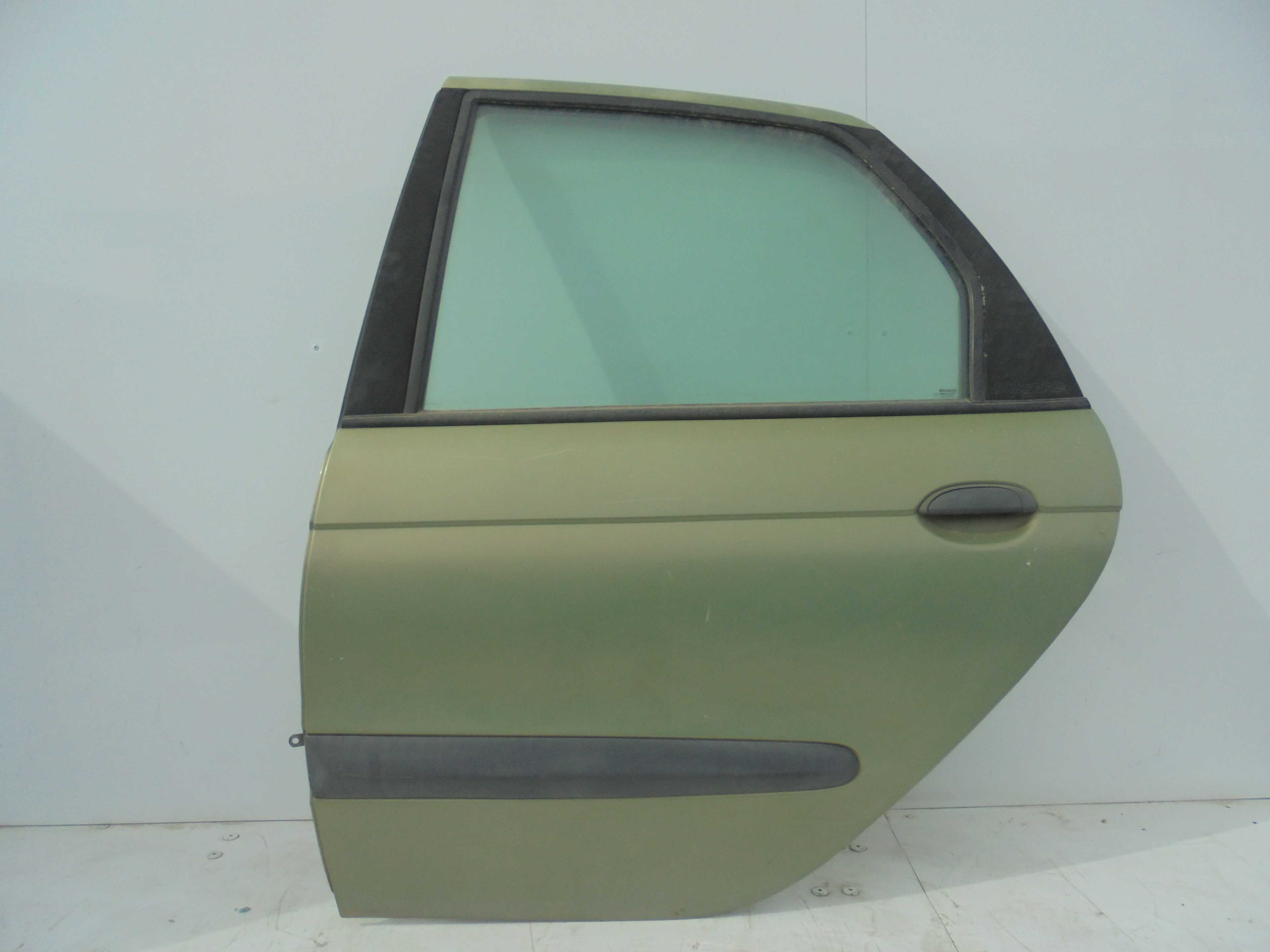 Recambio de puerta trasera izquierda para renault scenic (ja..) 1.9 dci authentique referencia OEM IAM   