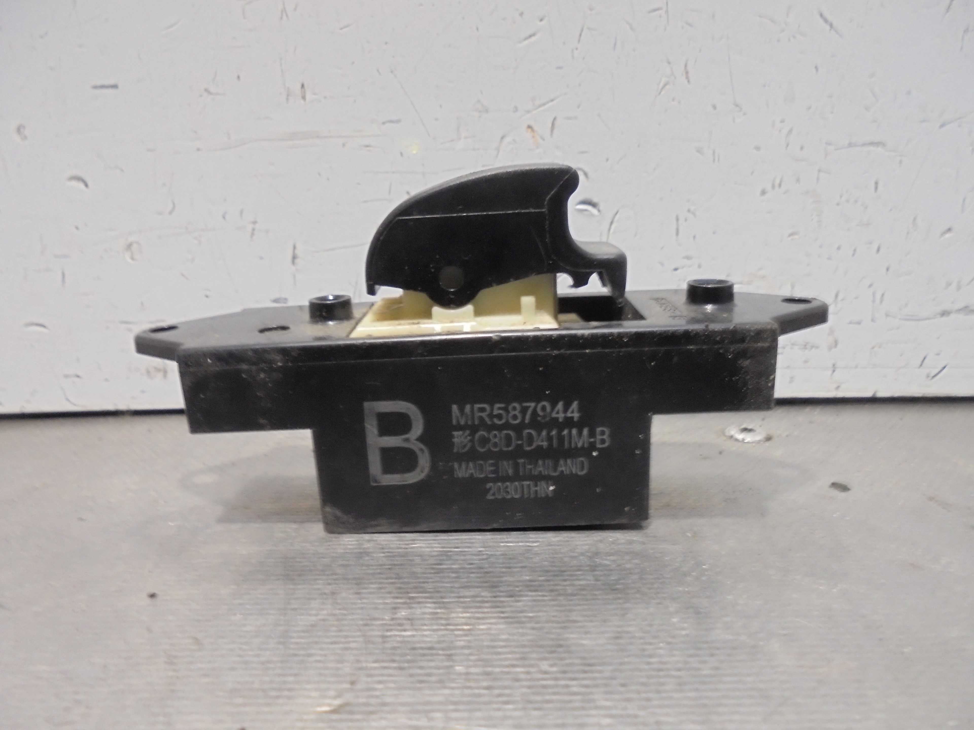 Recambio de mando elevalunas trasero izquierdo para mitsubishi asx (ga0w) challenge 2wd referencia OEM IAM MR587944  