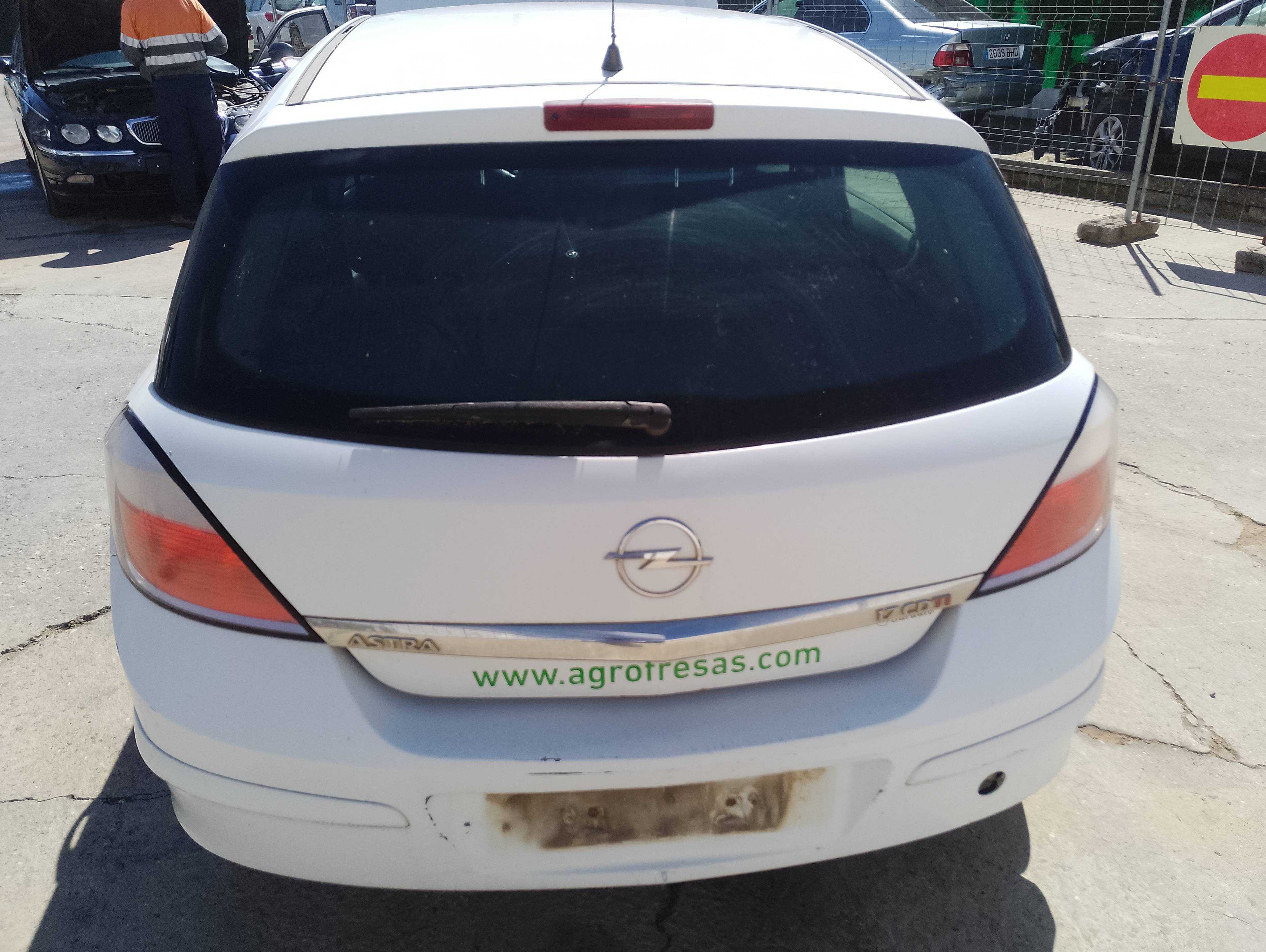 Recambio de porton trasero para opel astra h berlina cosmo referencia OEM IAM   