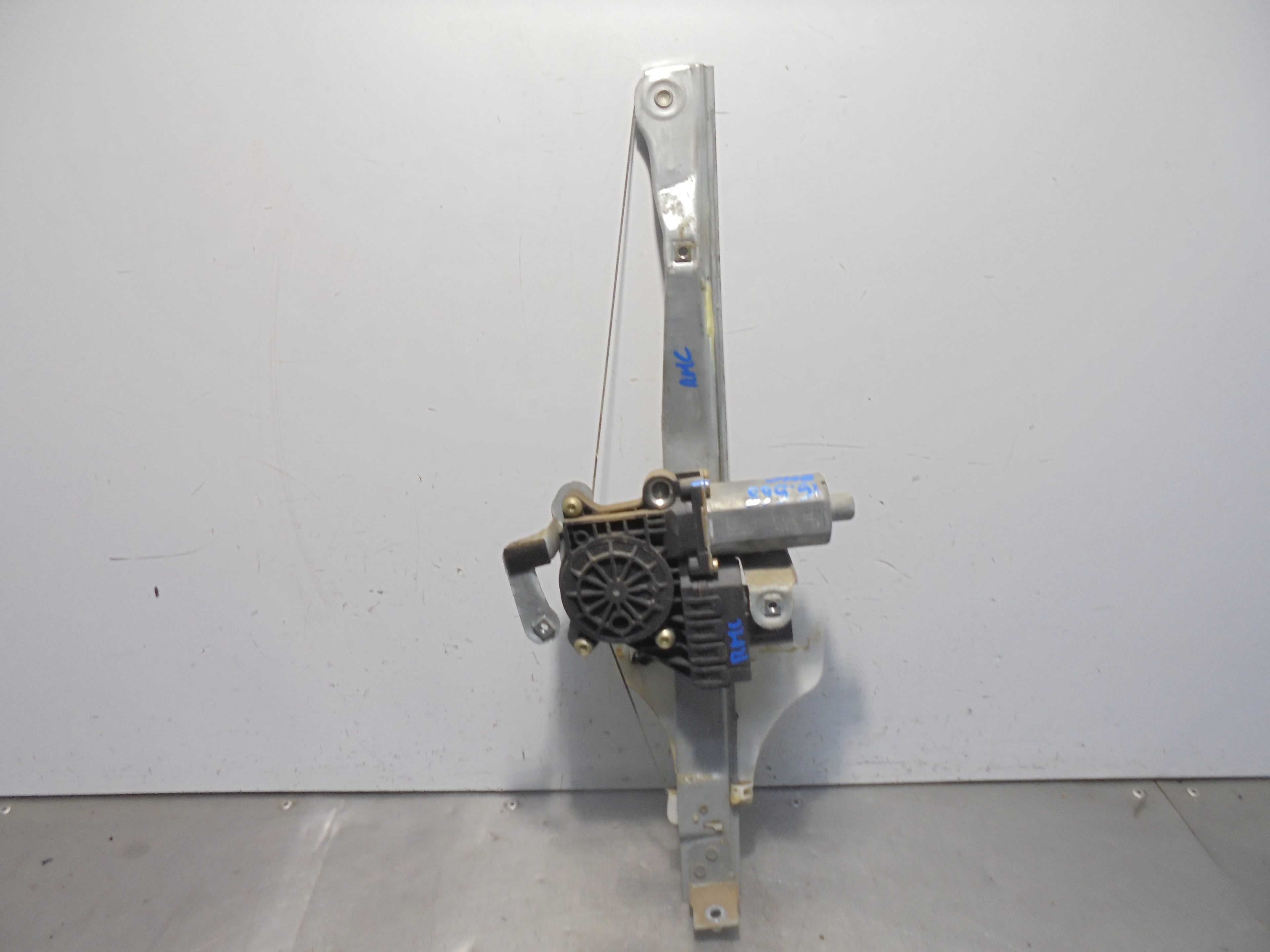 Recambio de elevalunas trasero derecho para ford mondeo berlina (ge) ambiente referencia OEM IAM 1S71F27000 BOSCH 