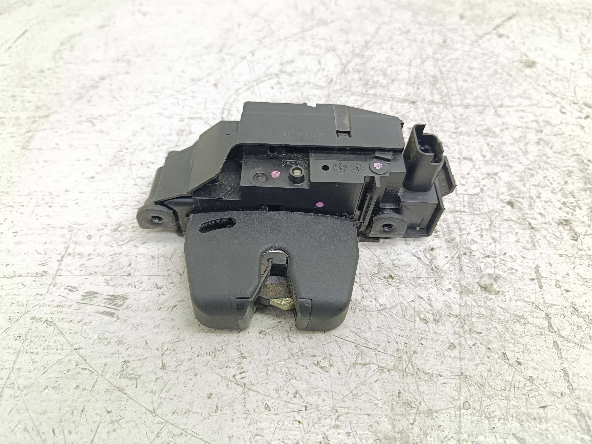 Recambio de cerradura maletero / porton para peugeot 308 active referencia OEM IAM 9804762080  