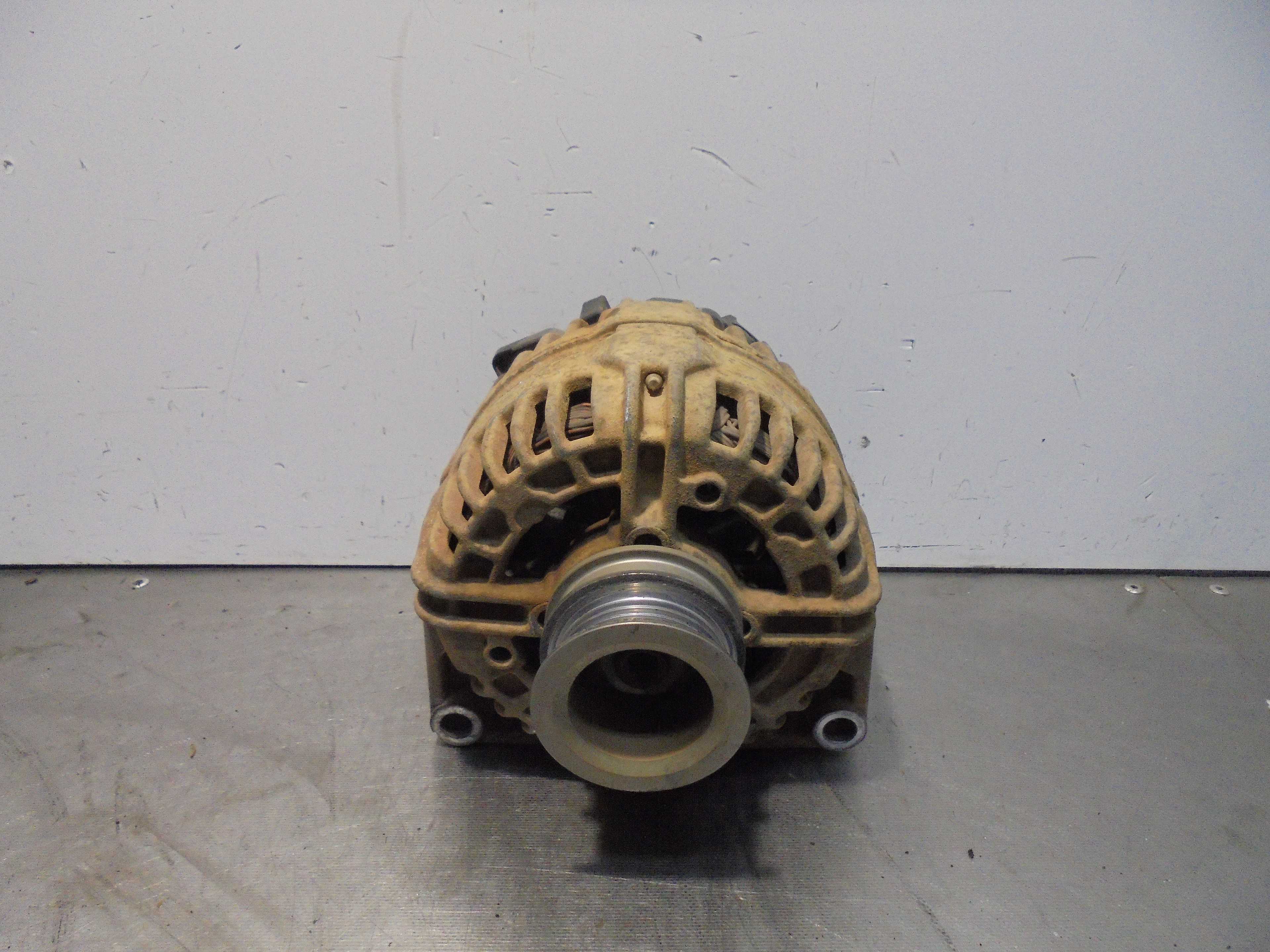 Recambio de alternador para opel astra h ber. cosmo referencia OEM IAM 55556067 BOSCH 