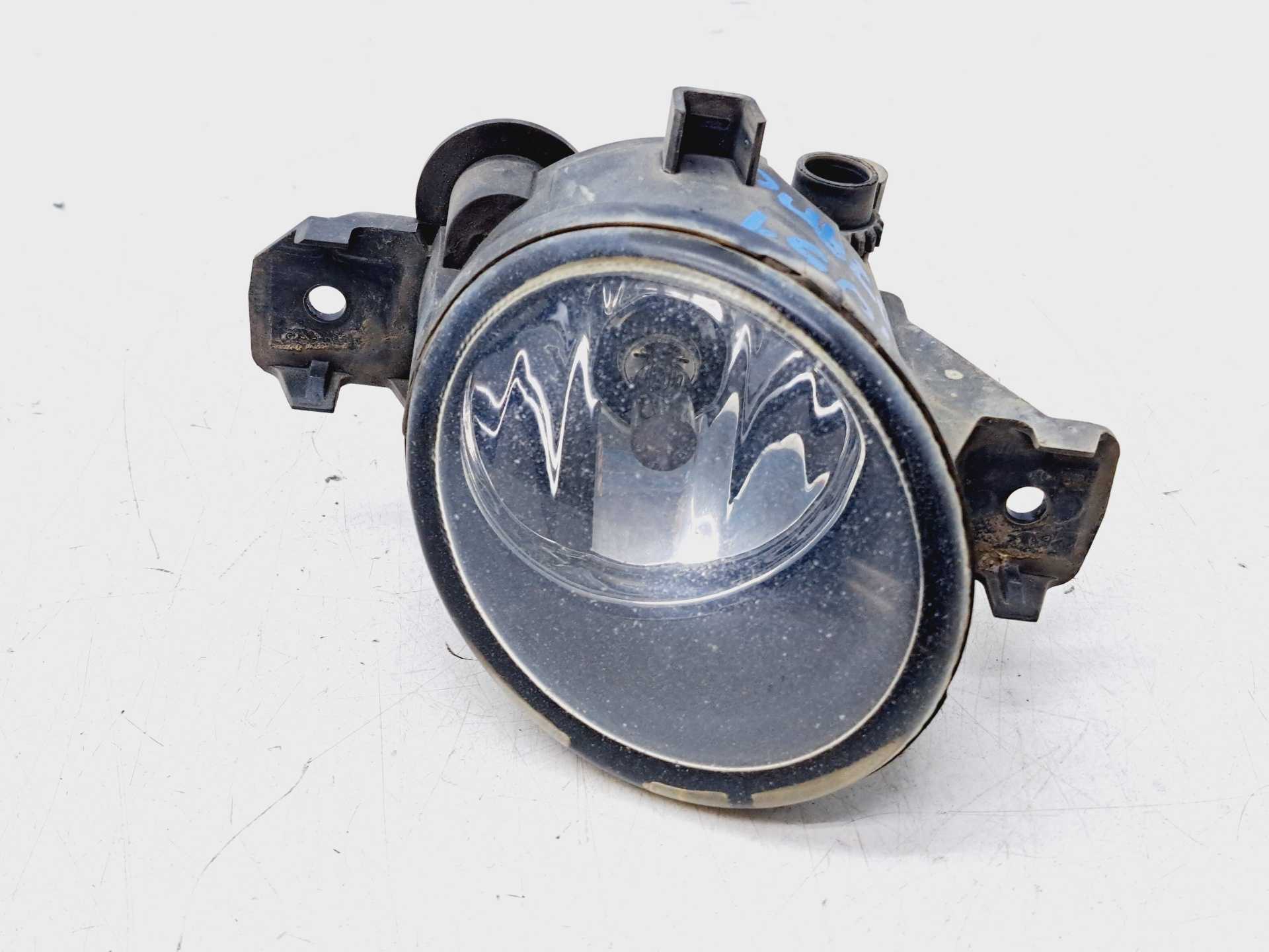 Recambio de faro antiniebla izquierdo para renault clio ii fase ii (b/cb0) authentique referencia OEM IAM 8200002469 VALEO 