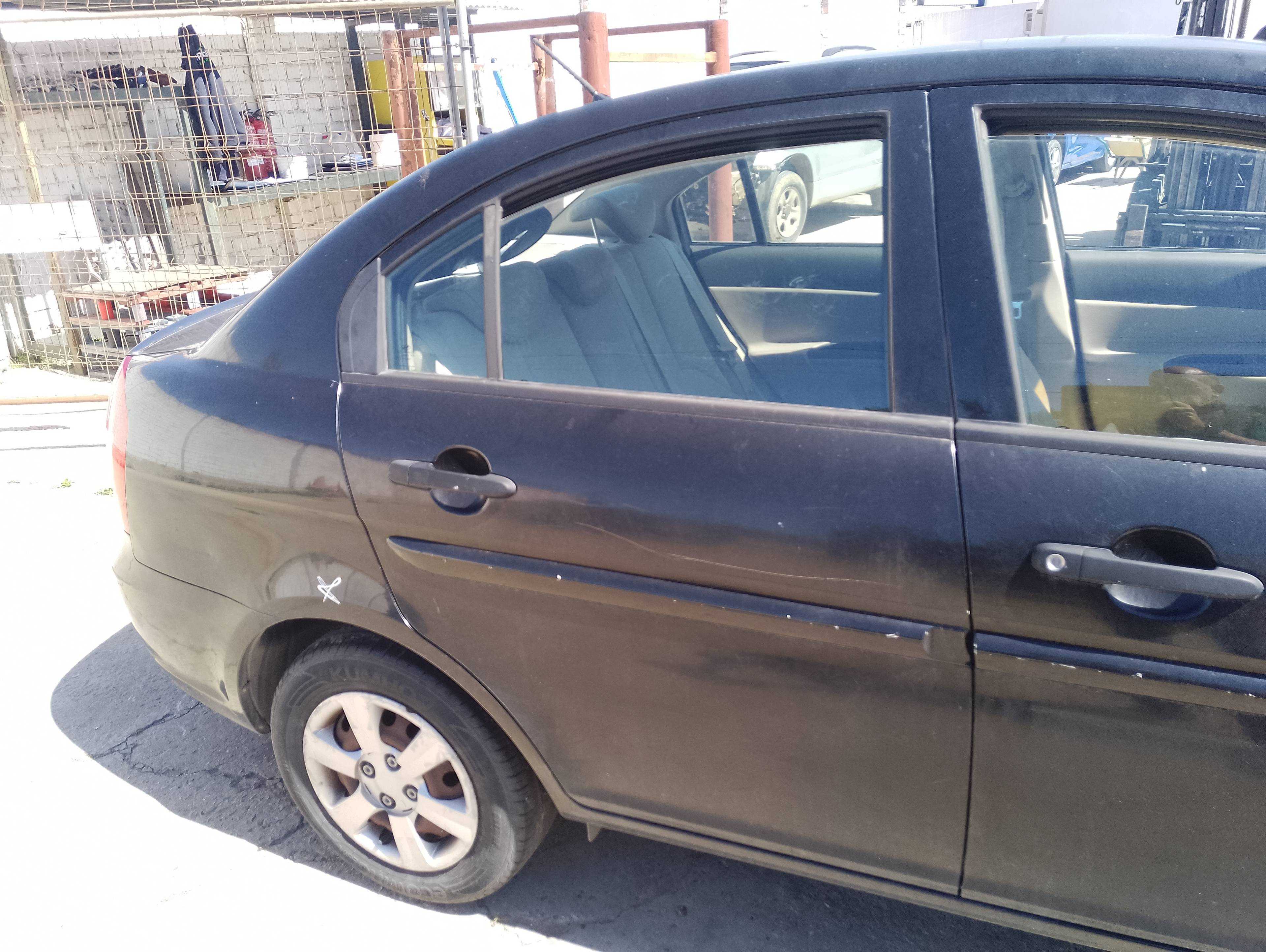Recambio de puerta trasera derecha para hyundai accent (mc) gl referencia OEM IAM   