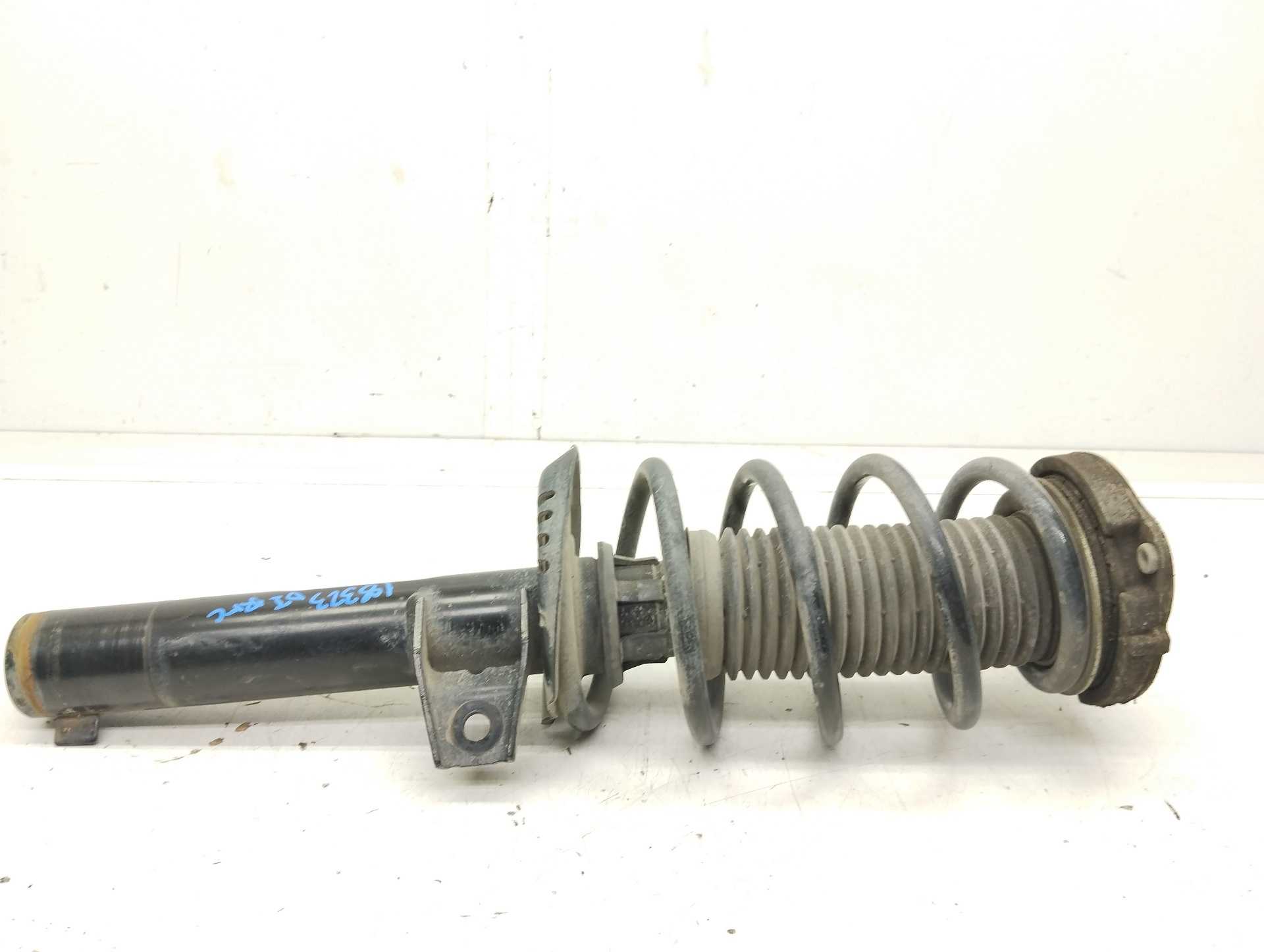 Recambio de amortiguador delantero izquierdo para audi q3 (8ug) attraction referencia OEM IAM   
