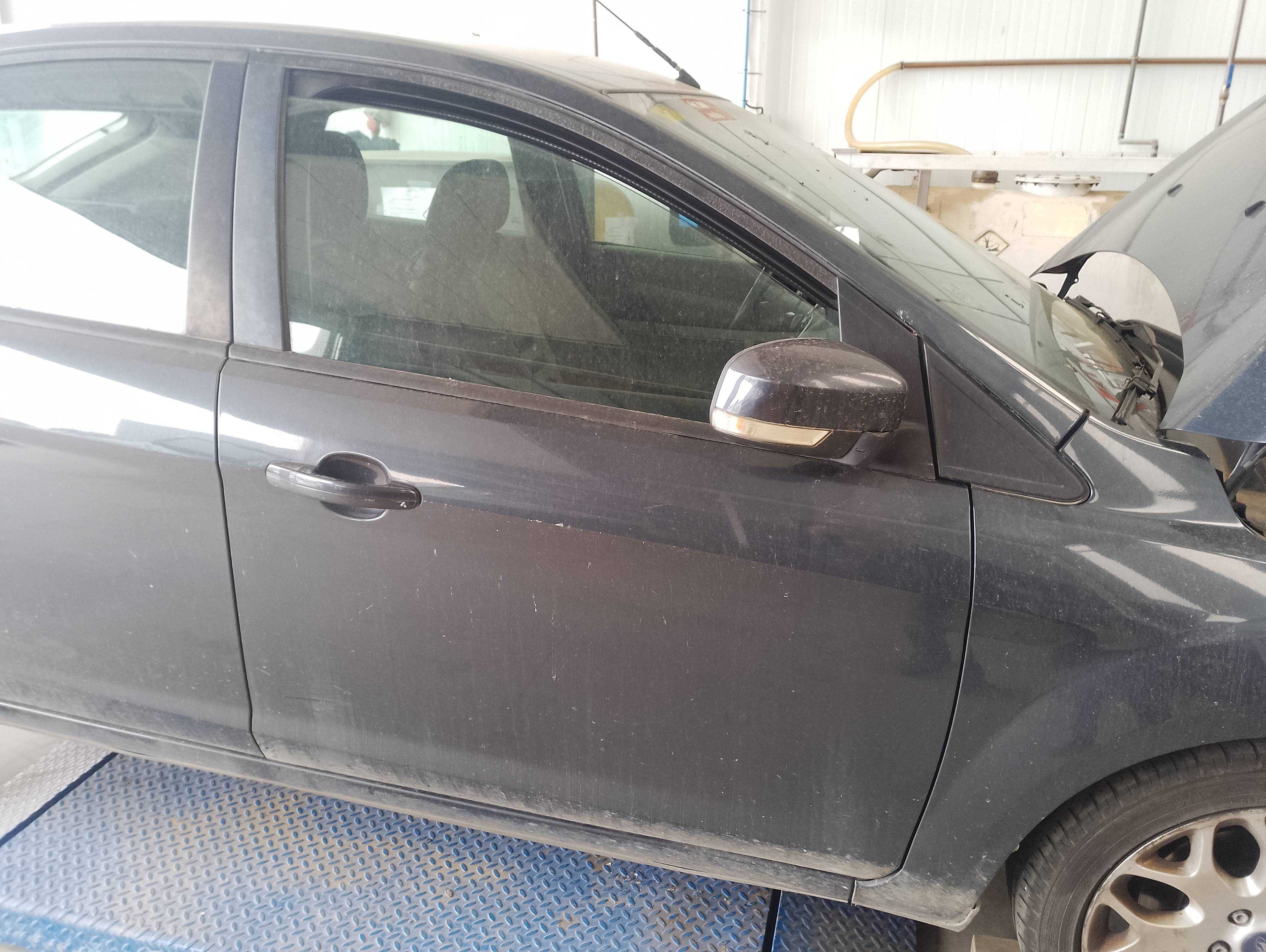 Recambio de puerta delantera derecha para ford focus berlina (cap) ambiente (d) referencia OEM IAM   