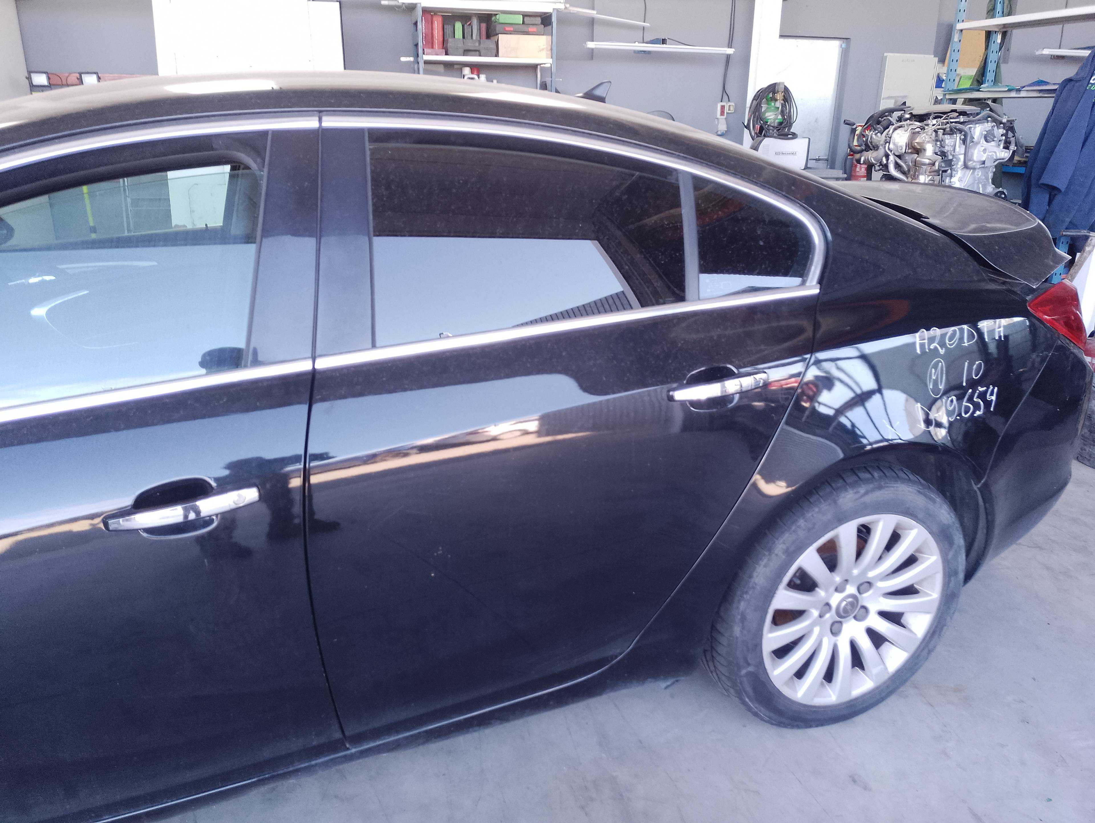 Recambio de puerta trasera izquierda para opel insignia berlina cosmo referencia OEM IAM   