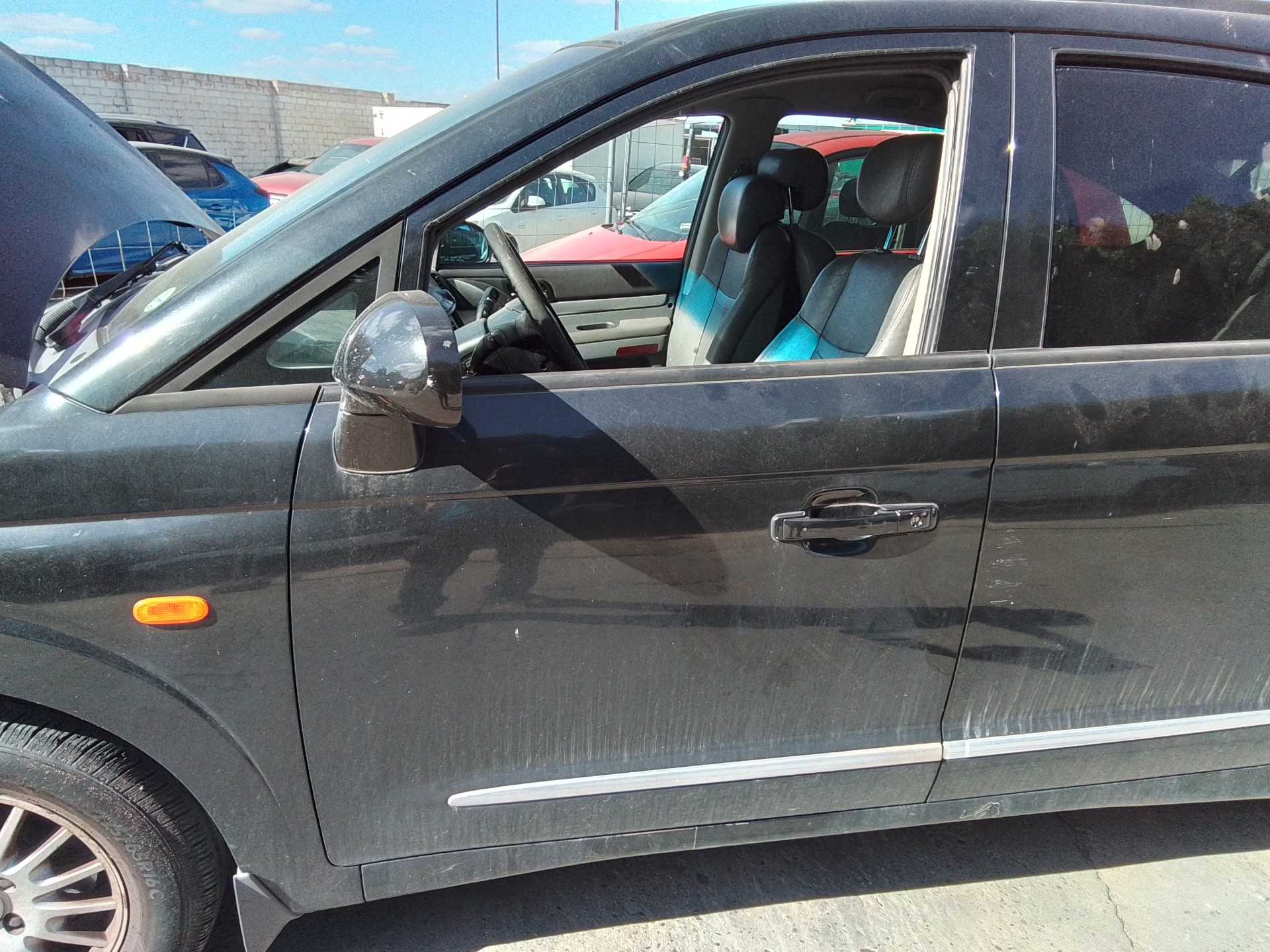 Recambio de puerta delantera izquierda para ssangyong rodius xdi referencia OEM IAM   