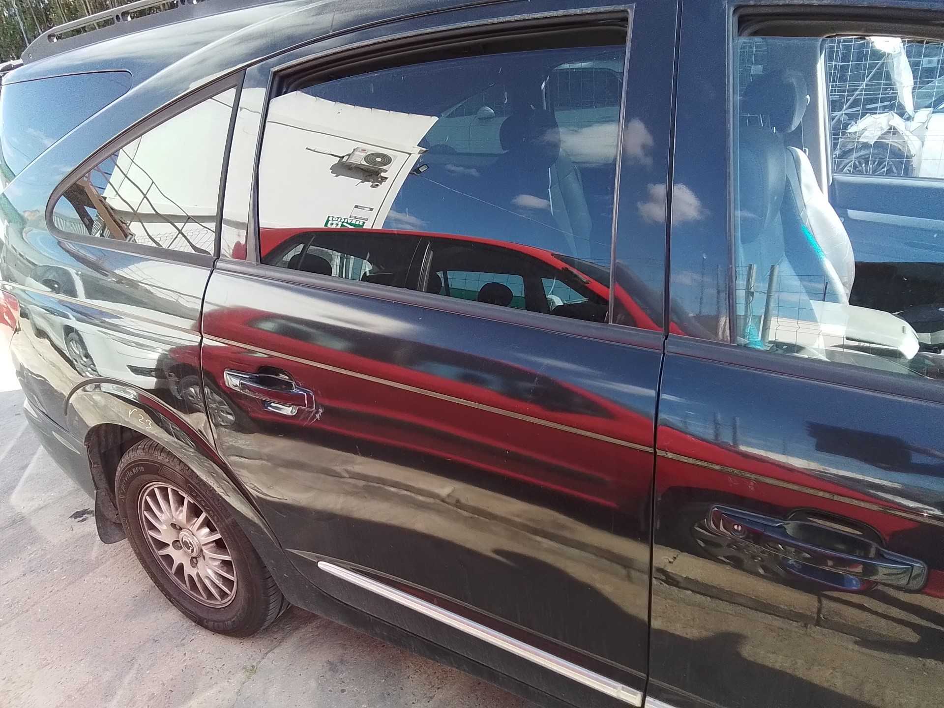 Recambio de puerta trasera derecha para ssangyong rodius xdi referencia OEM IAM   