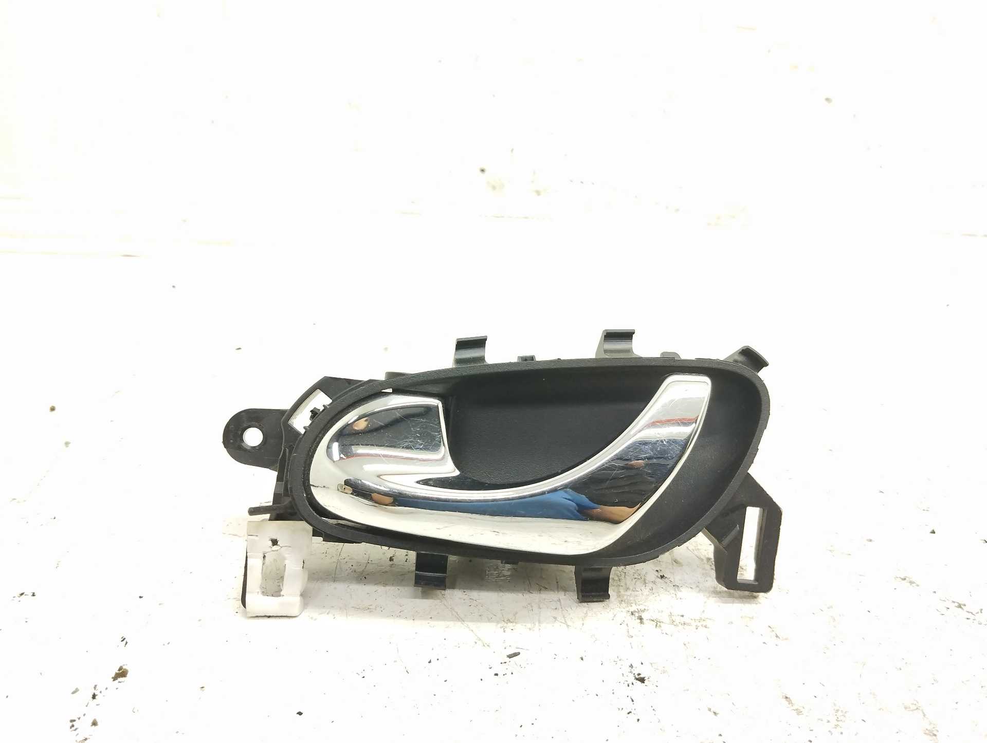 Recambio de maneta interior delantera izquierda para renault kadjar bose edition referencia OEM IAM 806714EA  