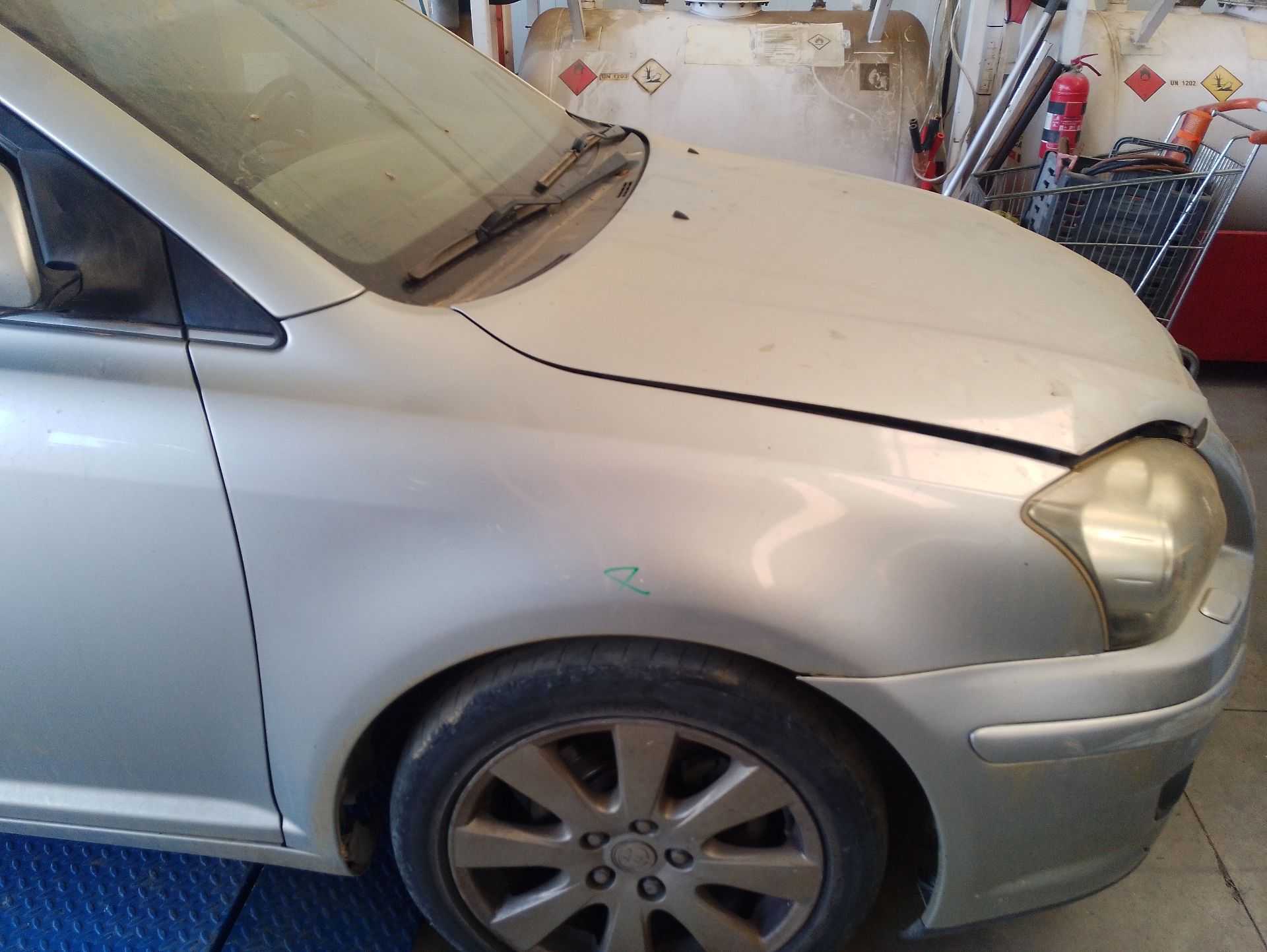 Recambio de aleta delantera derecha para toyota avensis station wagon (_t25_) 2.2 d-4d (adt251_) referencia OEM IAM 5381105020  