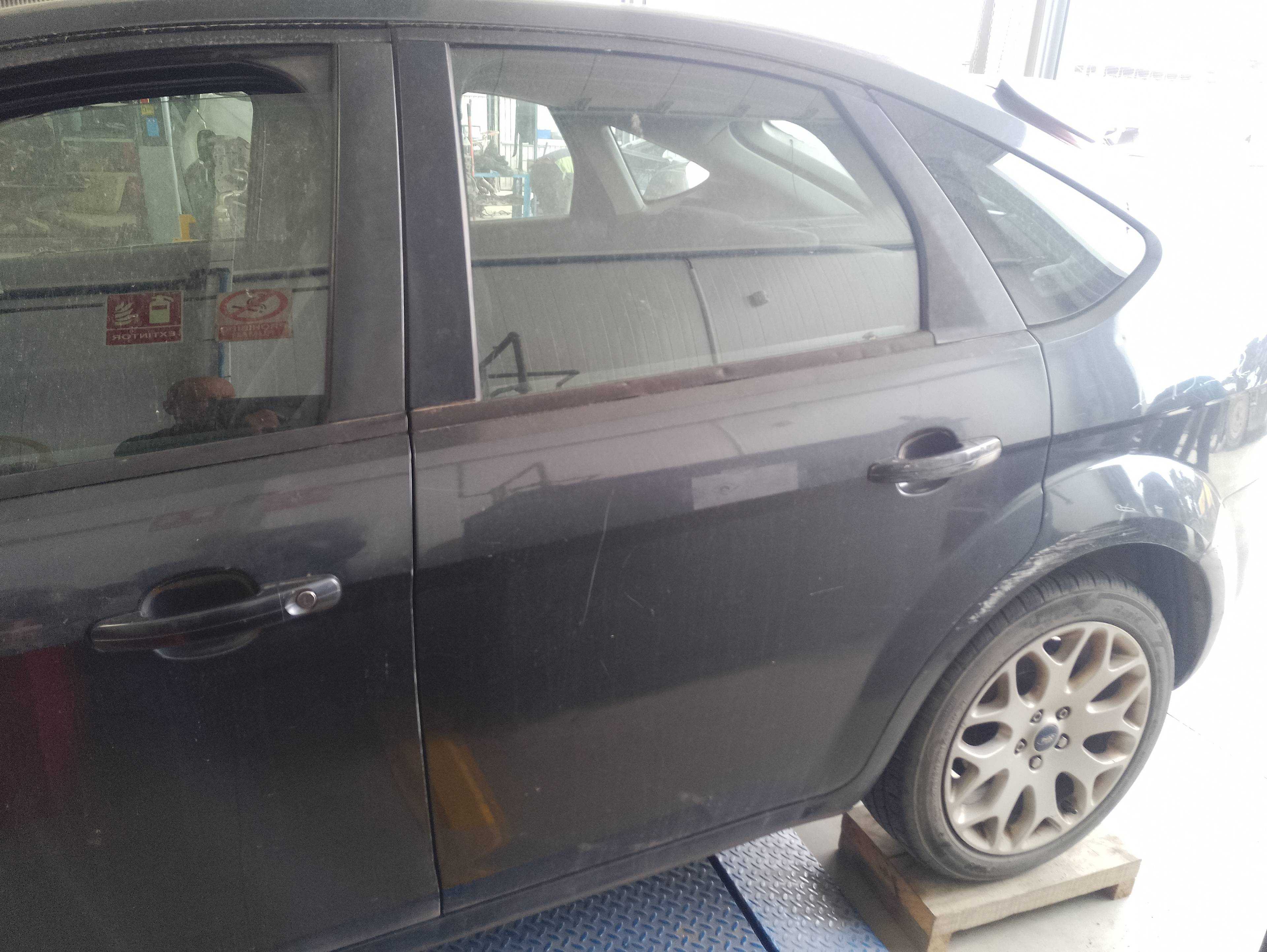 Recambio de puerta trasera izquierda para ford focus berlina (cap) ambiente (d) referencia OEM IAM   