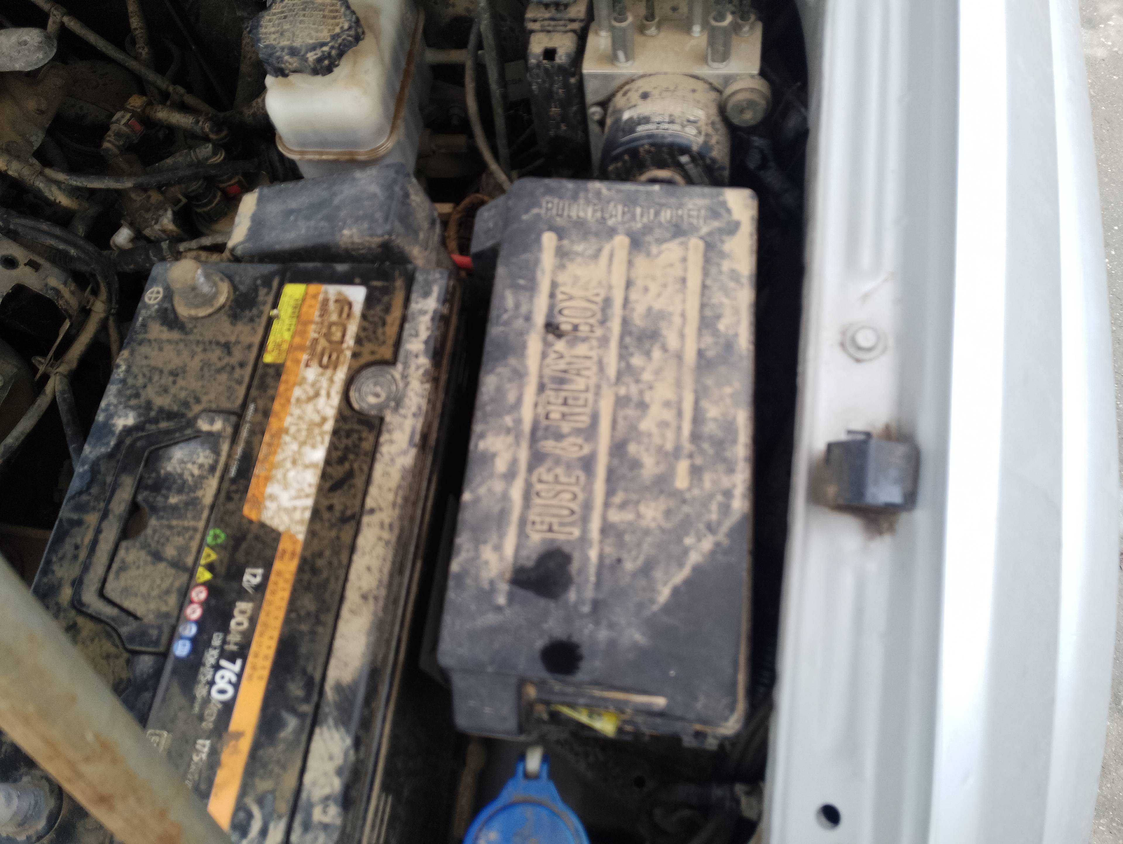 Recambio de caja reles / fusibles para ssangyong kyron 200 xdi limited referencia OEM IAM   