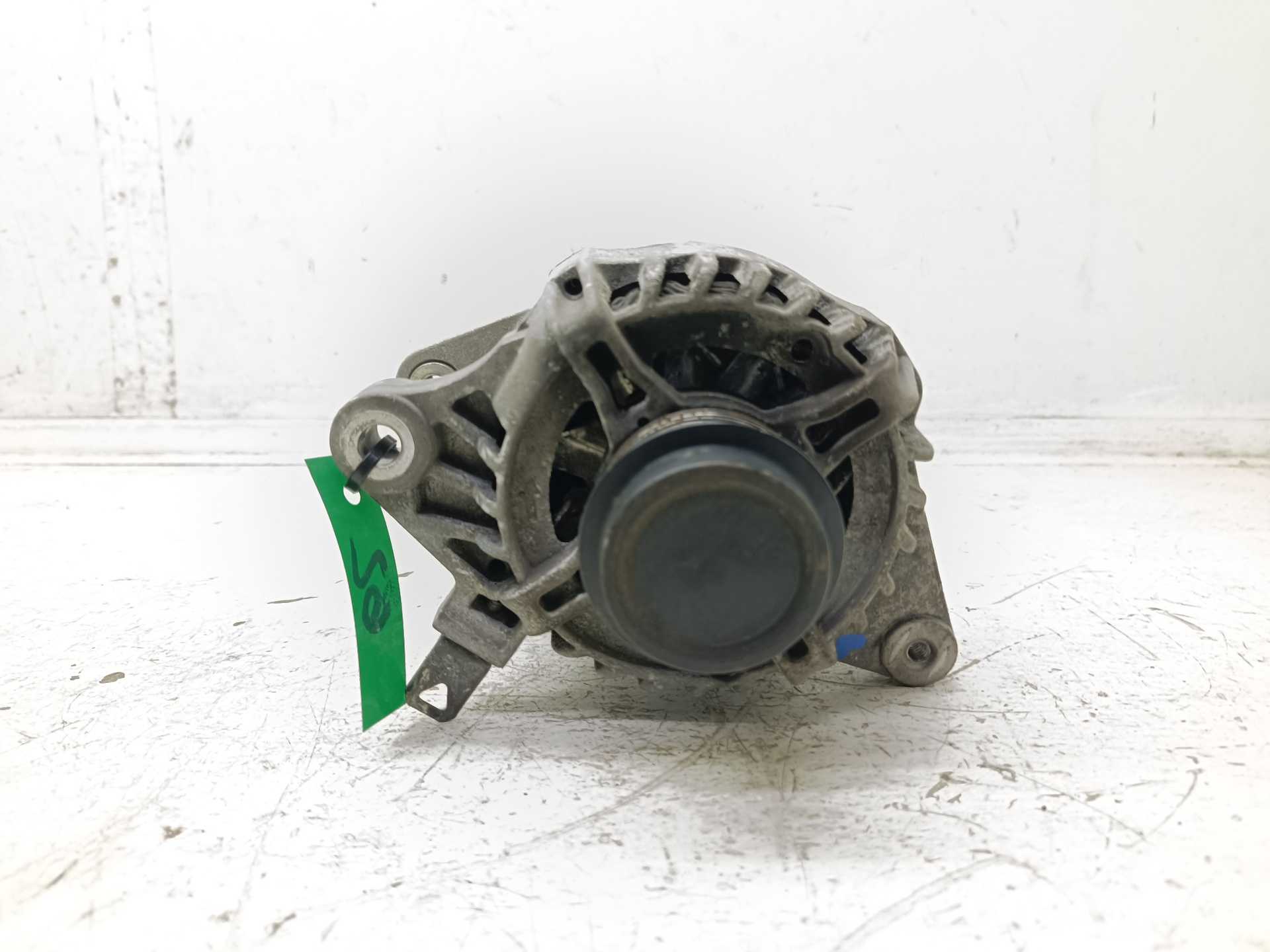 Recambio de alternador para toyota auris luna referencia OEM IAM 270600T010  
