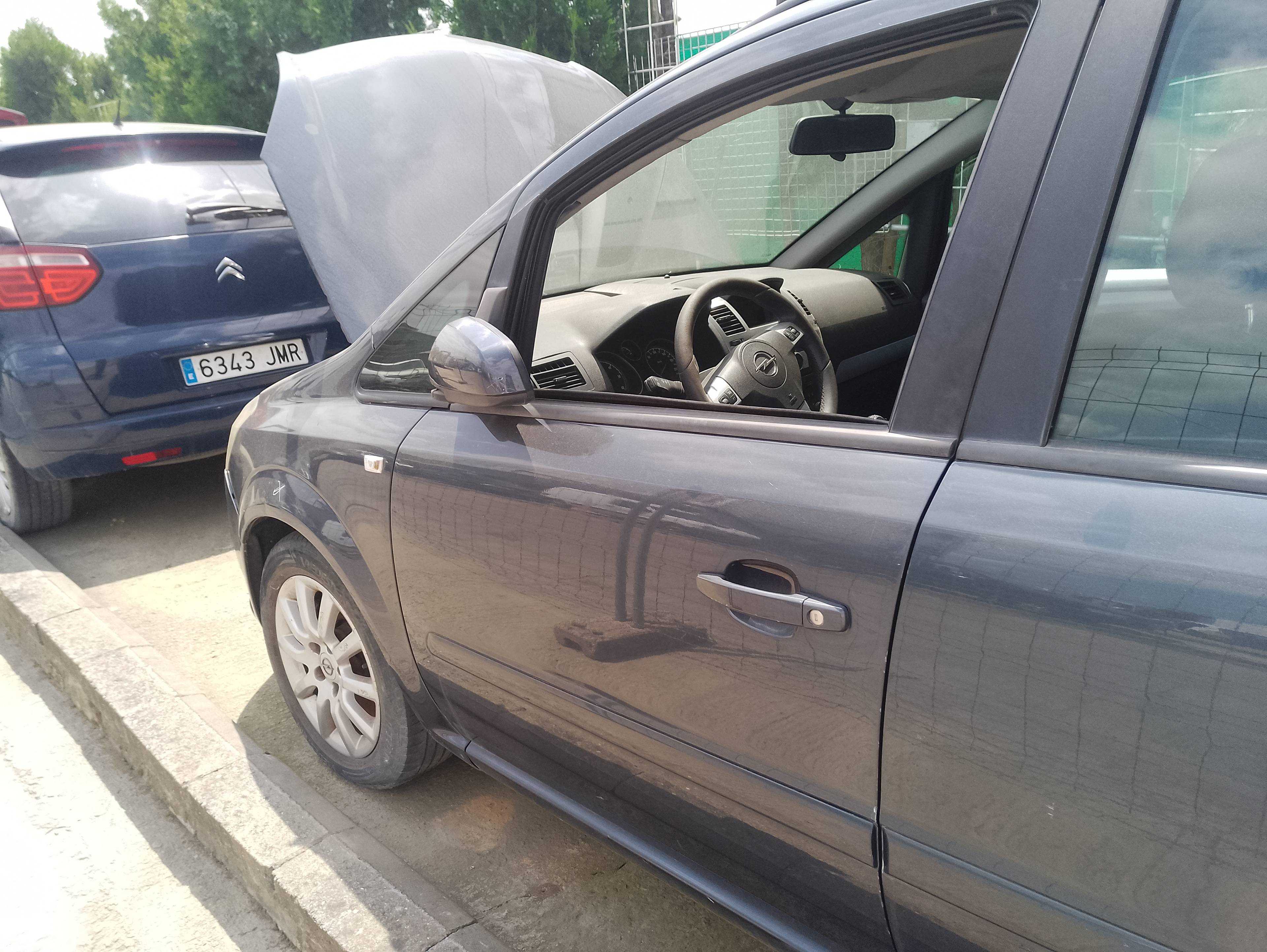 Recambio de puerta delantera izquierda para opel zafira b cosmo referencia OEM IAM   