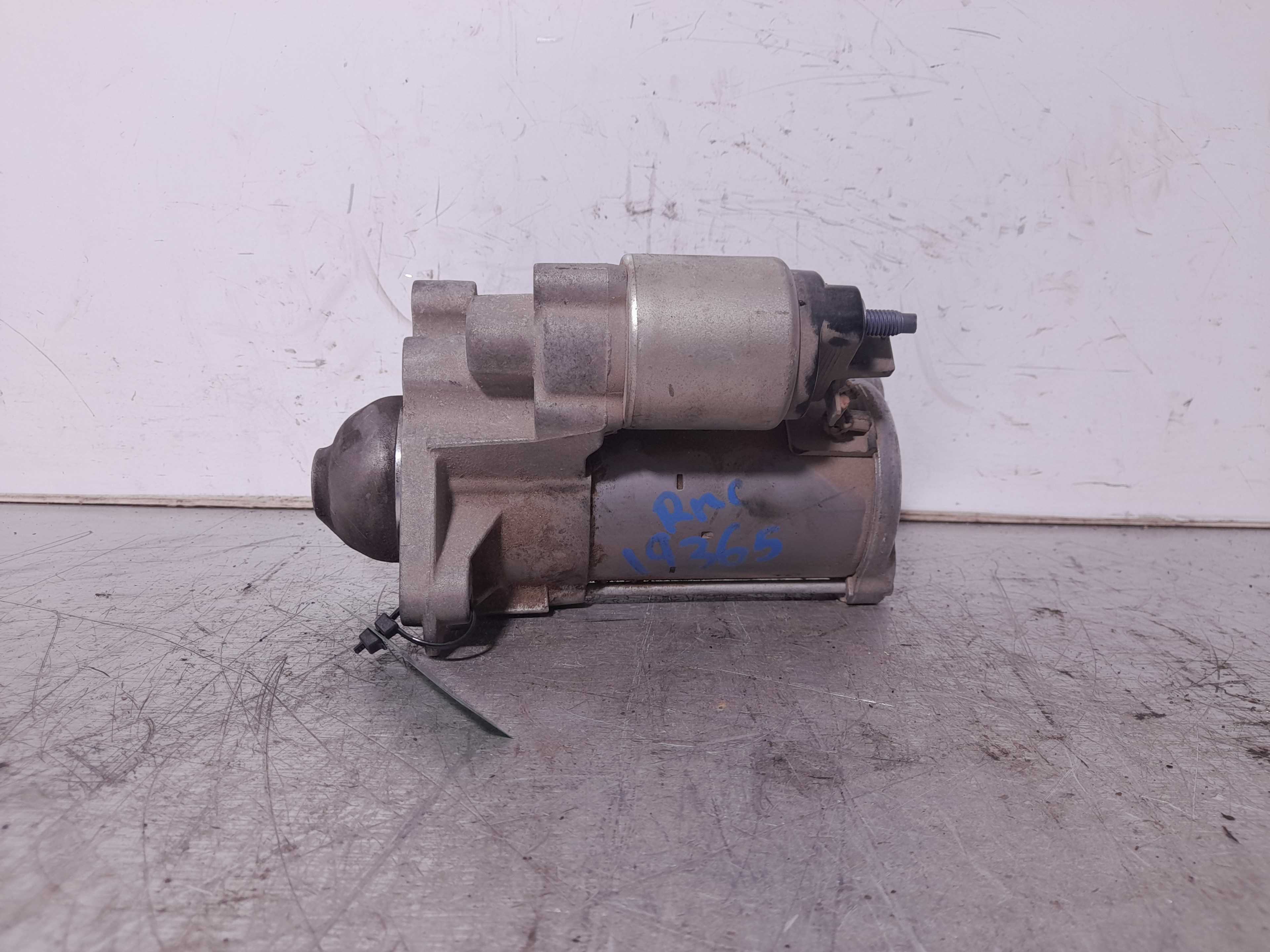 Recambio de motores de arranque para renault kadjar bose edition referencia OEM IAM 233000686R  