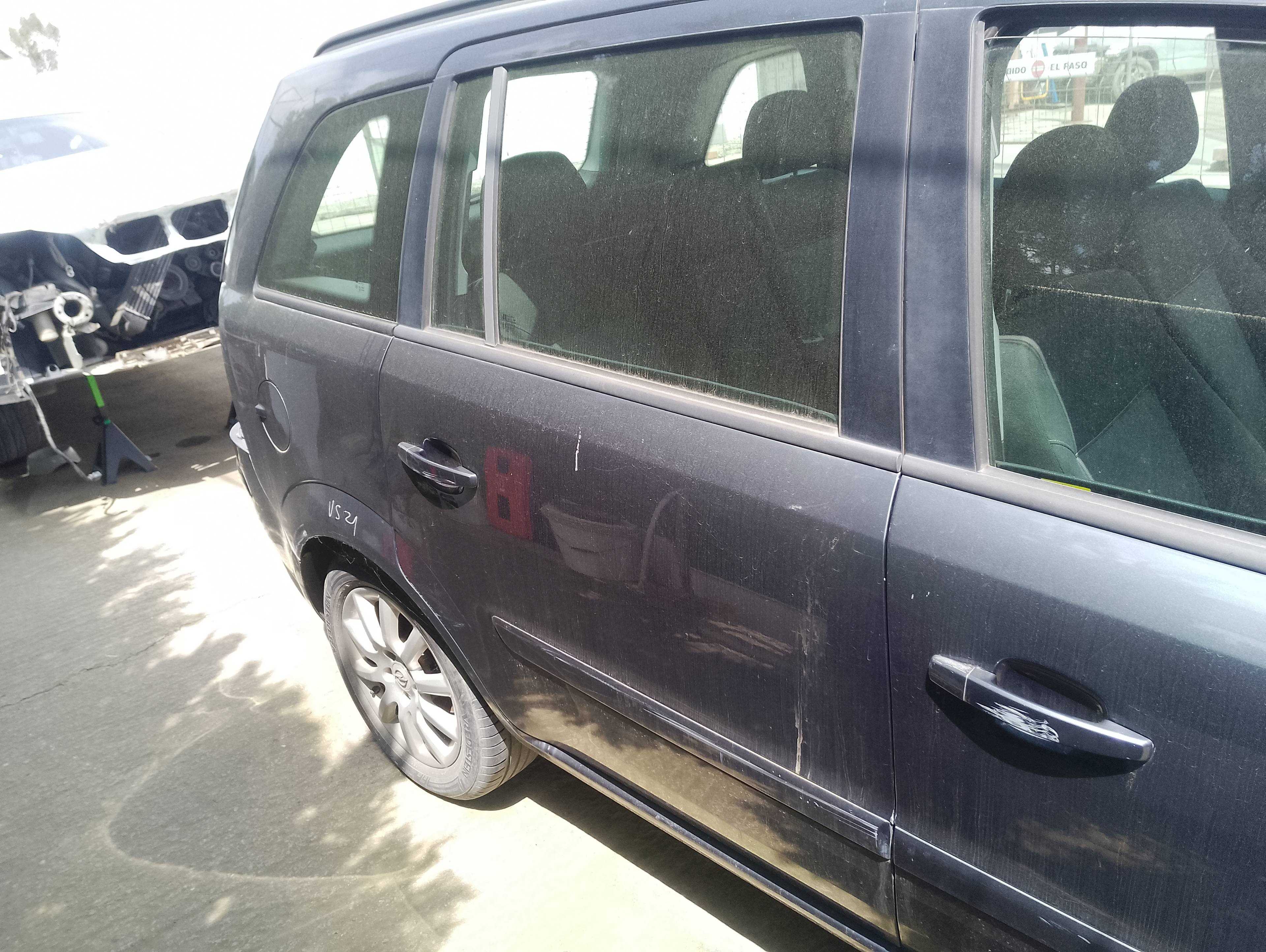Recambio de puerta trasera derecha para opel zafira b cosmo referencia OEM IAM   
