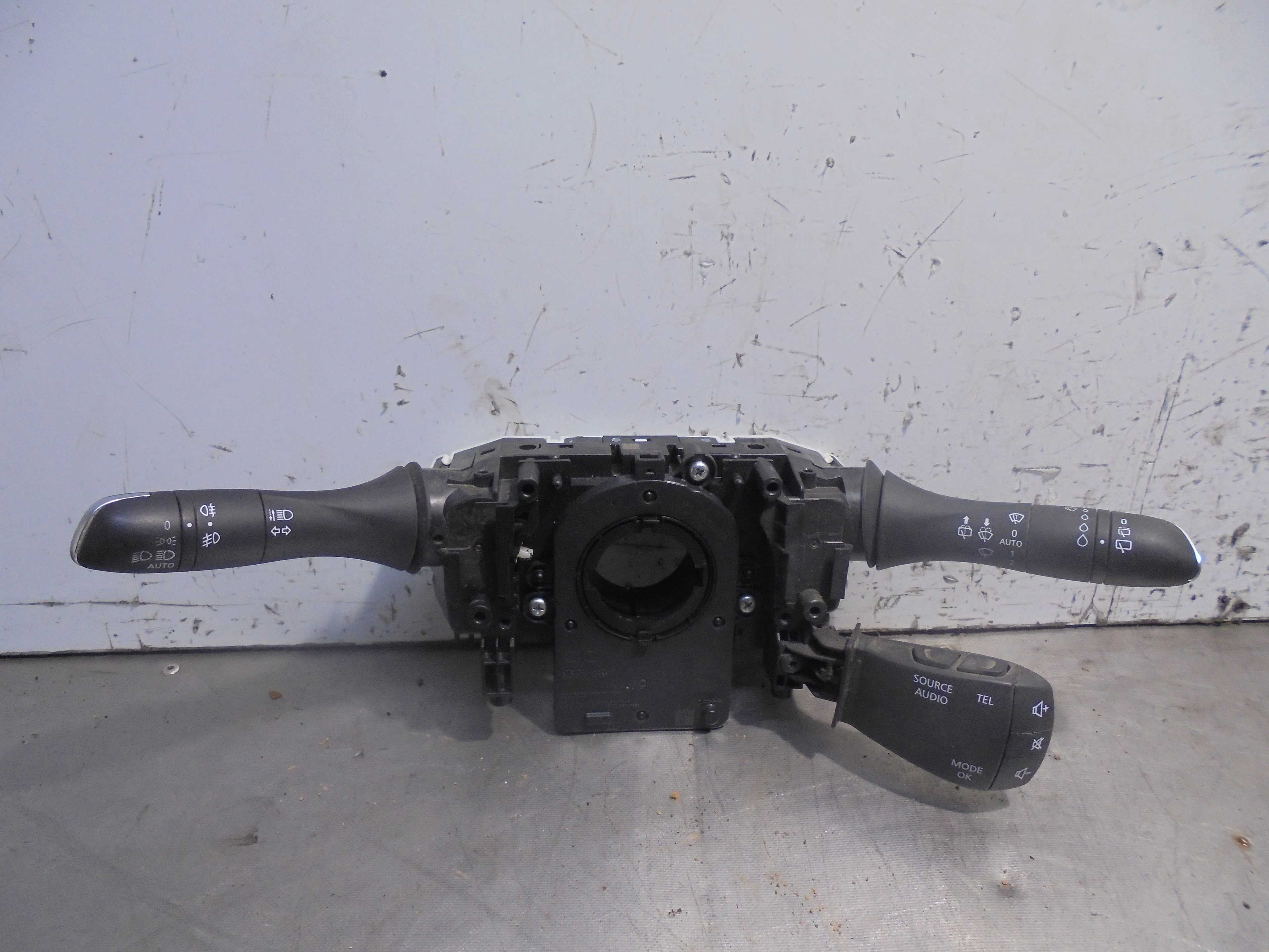 Recambio de mando luces/intermitencia (com2000) para renault megane iv berlina 5p bose-edition referencia OEM IAM 255678341R  