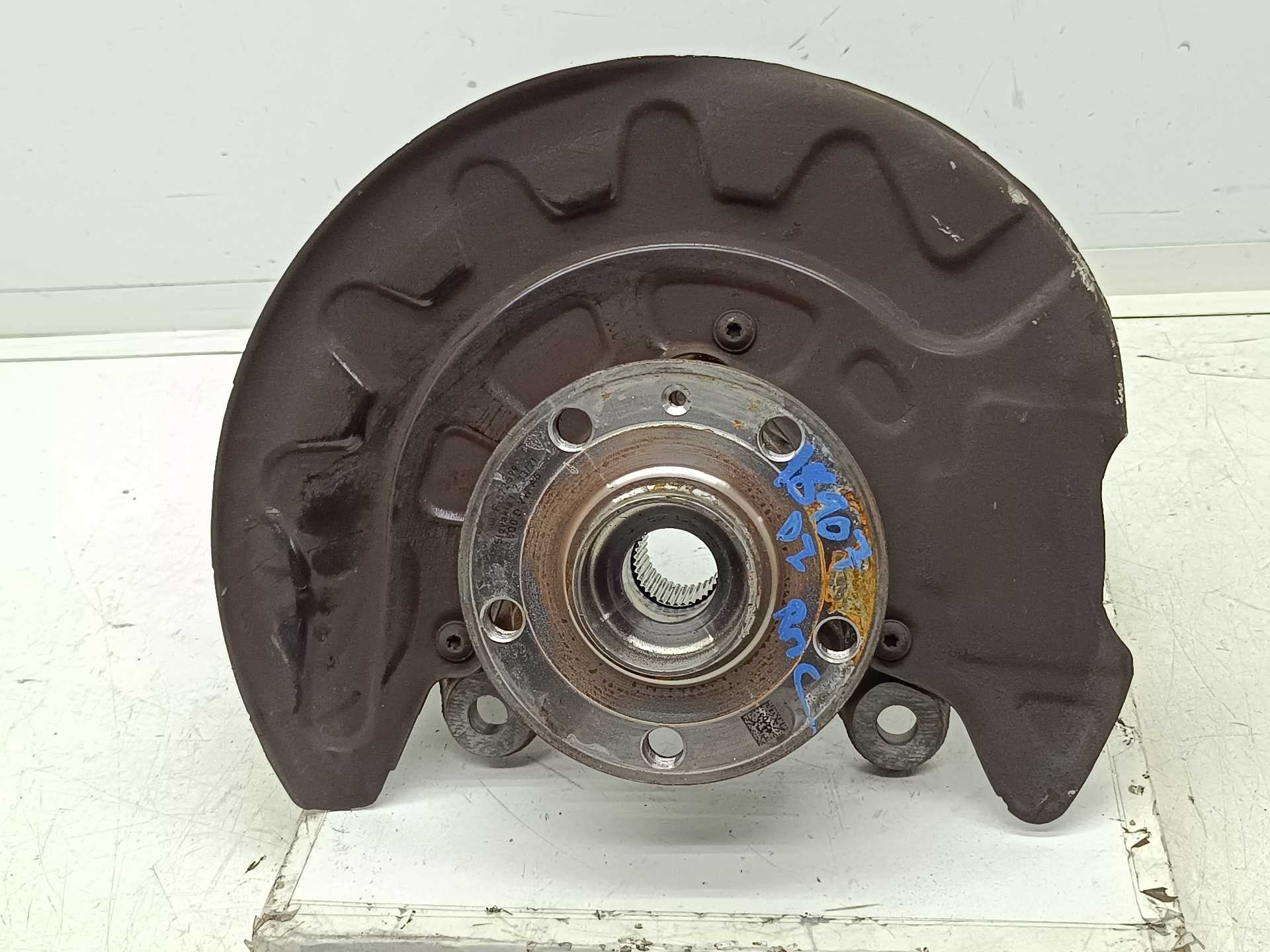 Recambio de mangueta delantera izquierda para volkswagen t-roc (d11) basis referencia OEM IAM 5Q0400053  