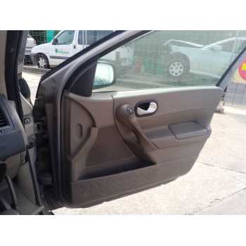 GUARNECIDO PUERTA DELANTERA DERECHA 