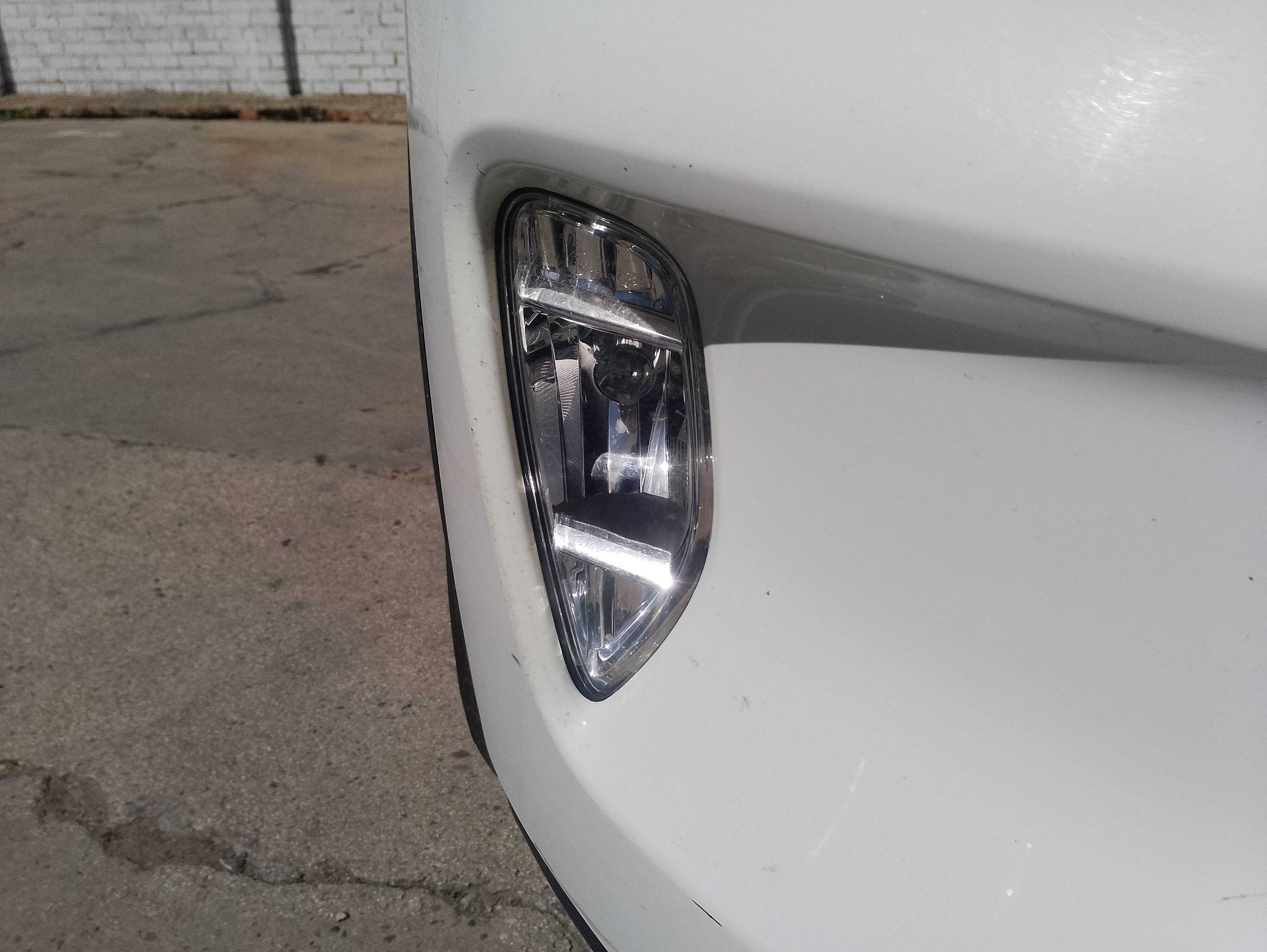 Recambio de faro antiniebla derecho para ford kuga trend referencia OEM IAM 2431940  