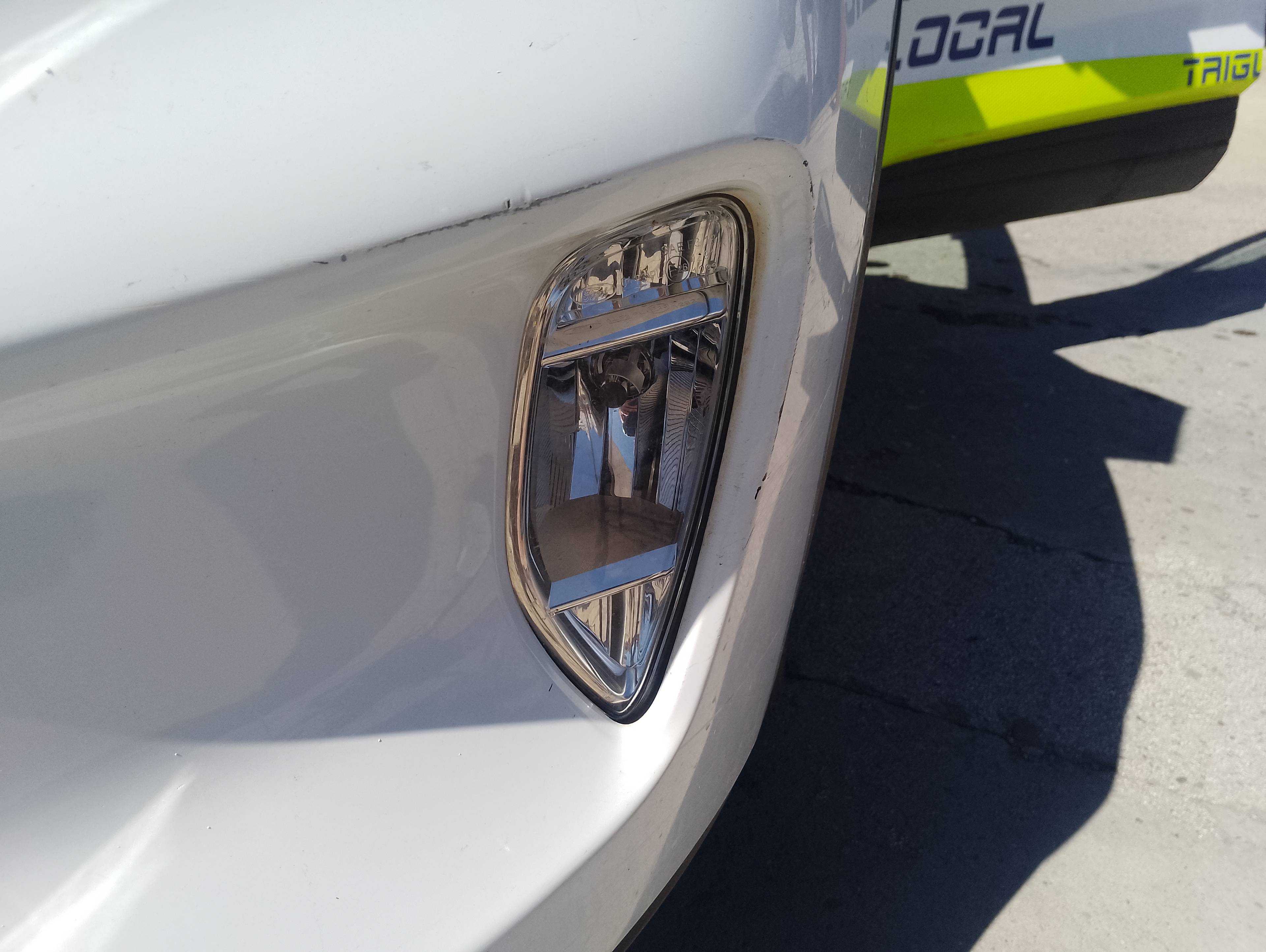 Recambio de faro antiniebla izquierdo para ford kuga trend referencia OEM IAM 2423047  