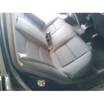 Recambio de asientos traseros para audi a4 berlina (8e) 1.9 tdi (96kw) referencia OEM IAM   