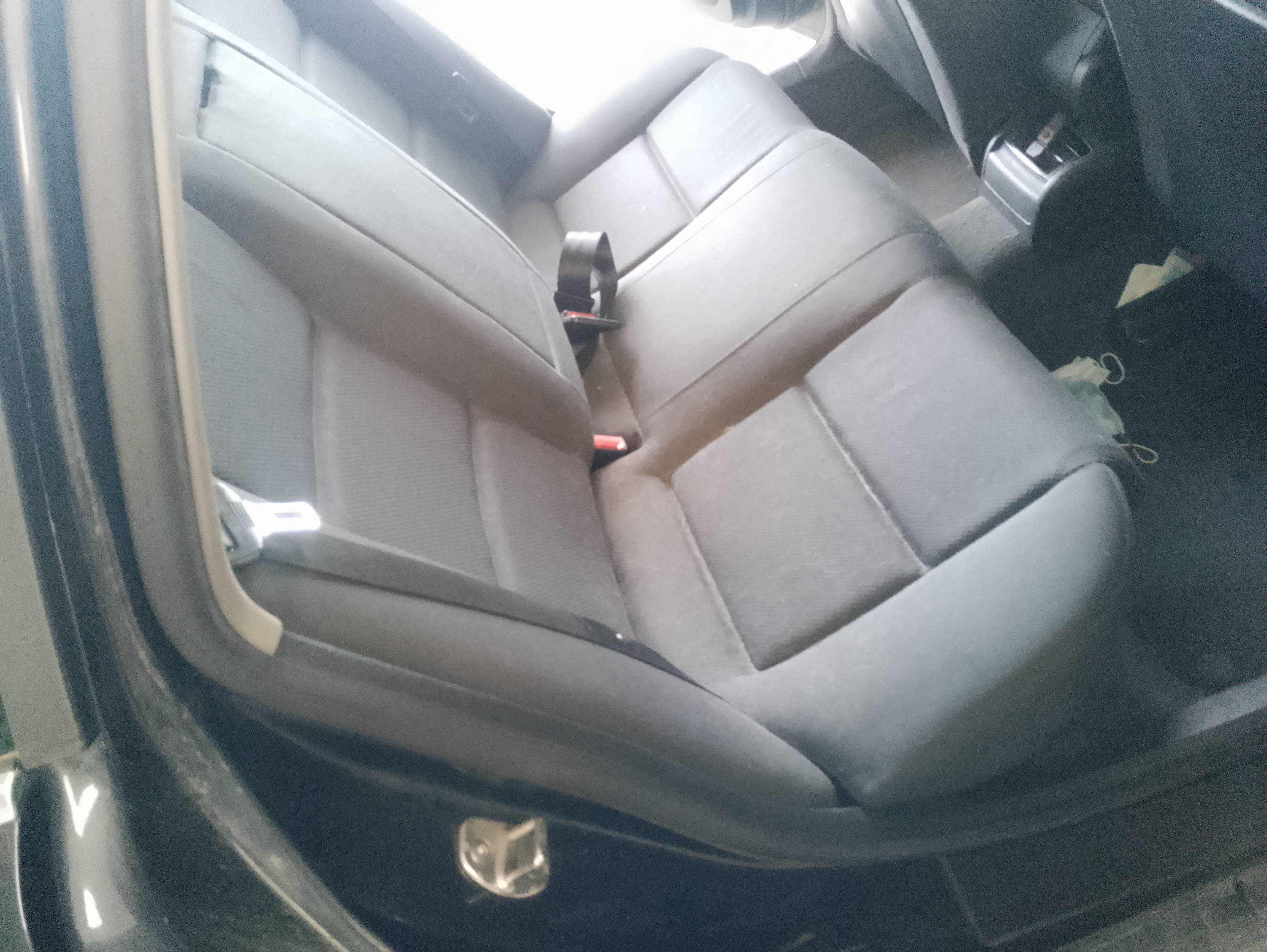Recambio de asientos traseros para audi a4 berlina (8e) 1.9 tdi (96kw) referencia OEM IAM   