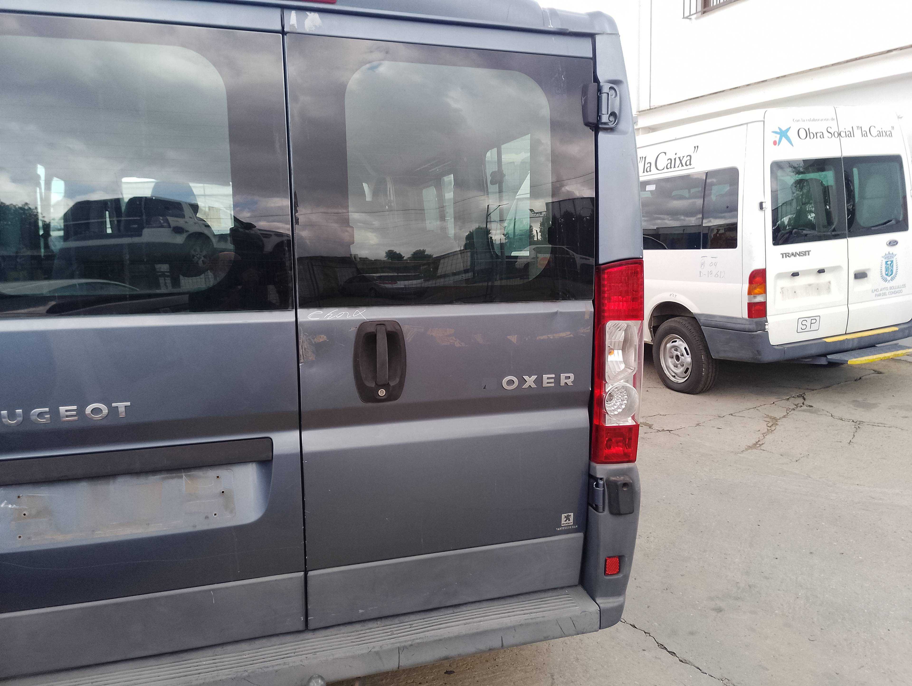Recambio de porton trasero derecho para peugeot boxer kombi (rs3000)(333) hdi standart (330) referencia OEM IAM   