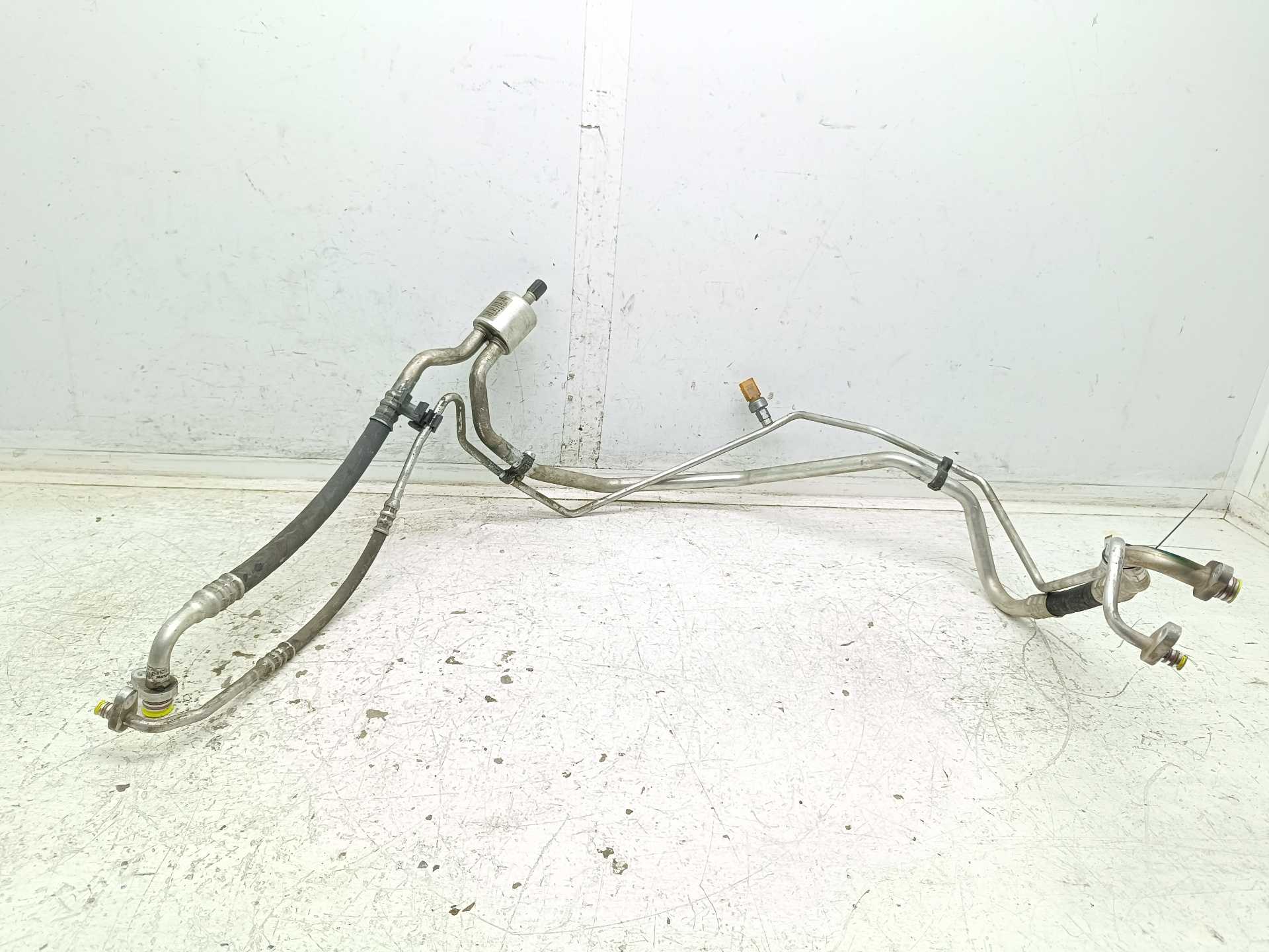 Recambio de tubos aire acondicionado para peugeot partner kasten l1 confort pack referencia OEM IAM 9681693180  